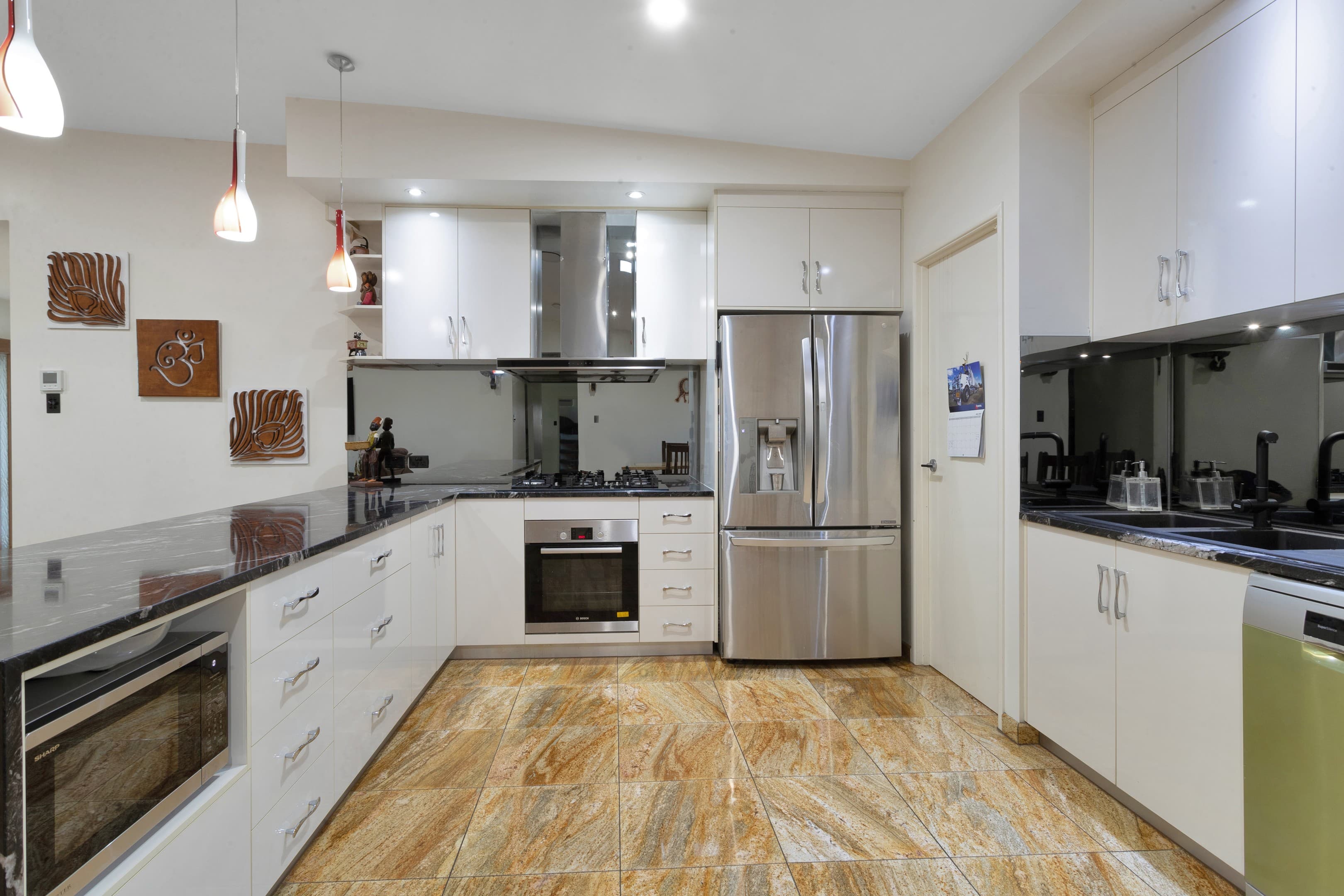 87 Oldmill Drive, Beaconsfield — photo 1 of 5