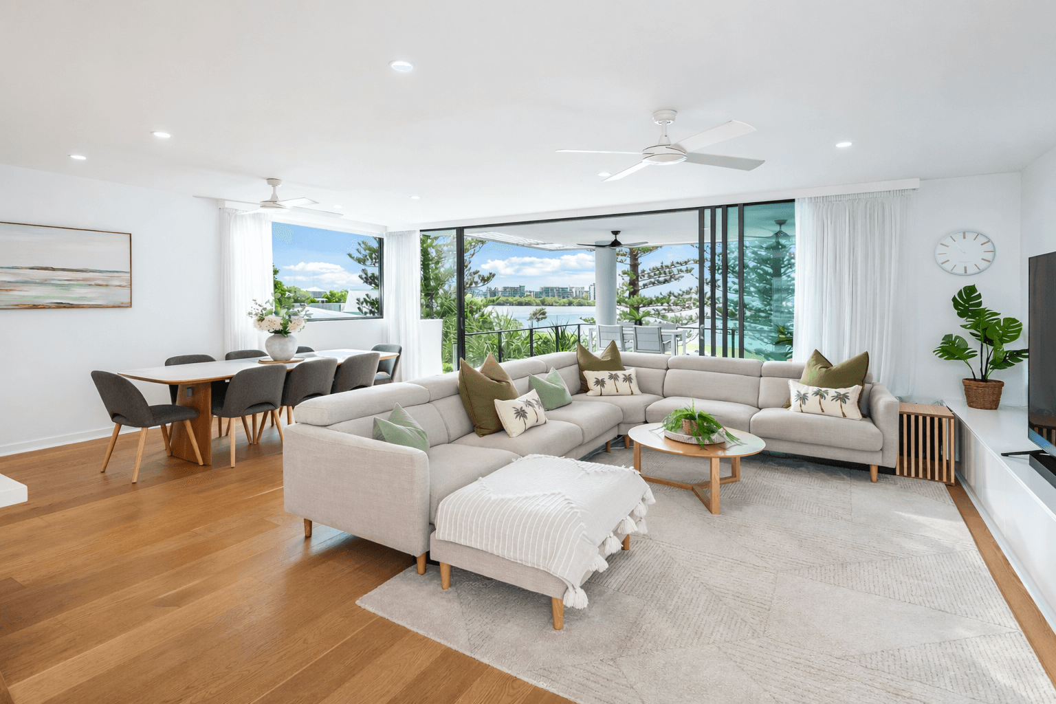 7301/323 Bayview Street, Hollywell - Image 1