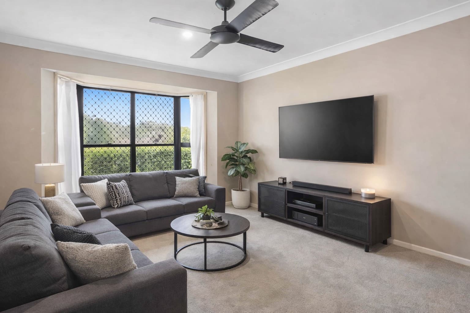 12 Mountain View Crescent, Mount Warren Park