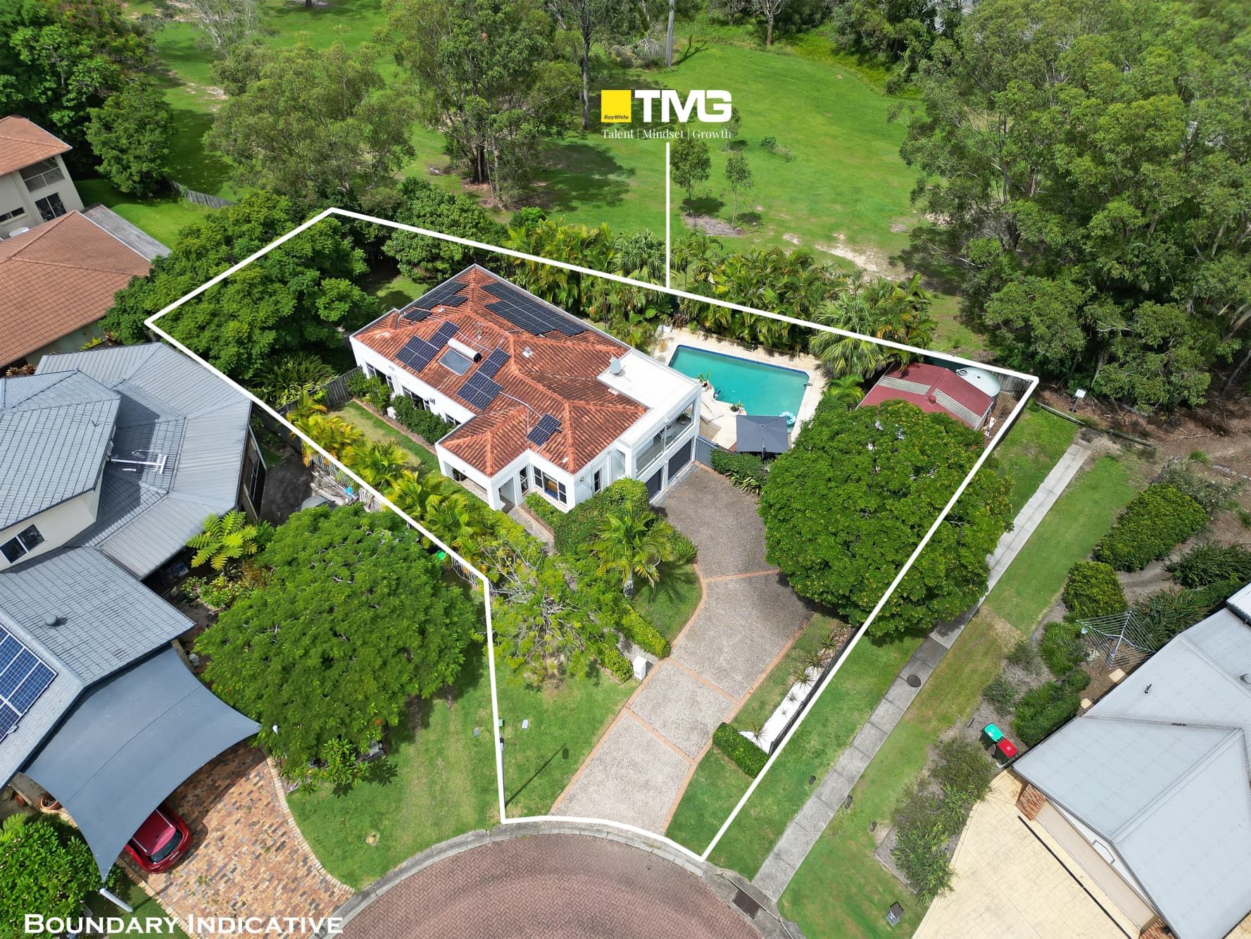 12 Birdie Court, Arundel, Arundel — photo 1 of 5