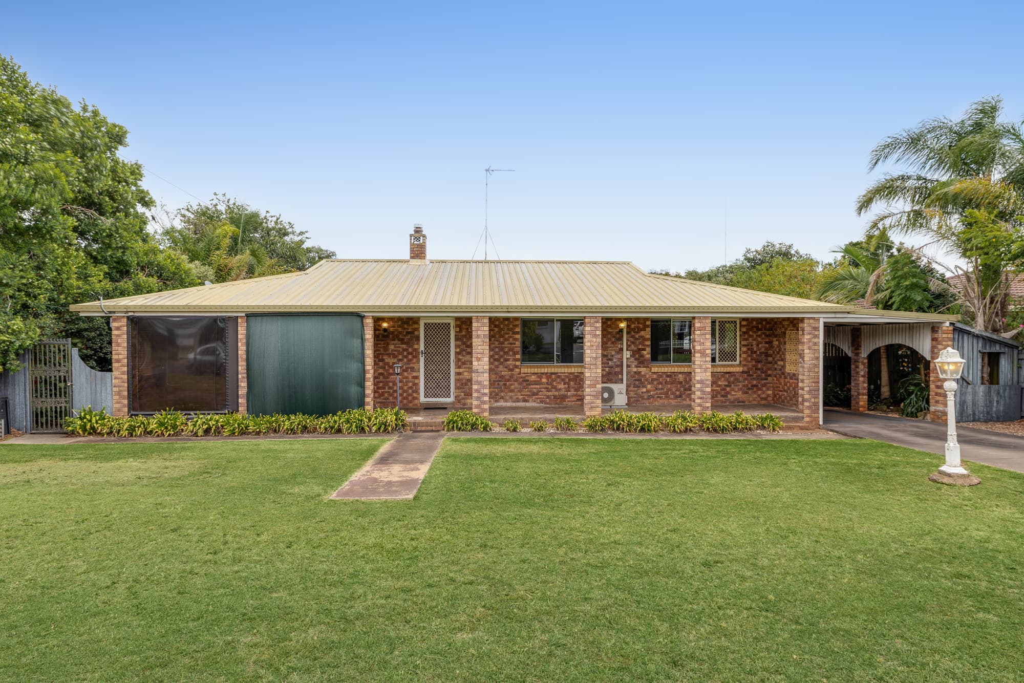 11 Gunn Street, Kearneys Spring - Image 1