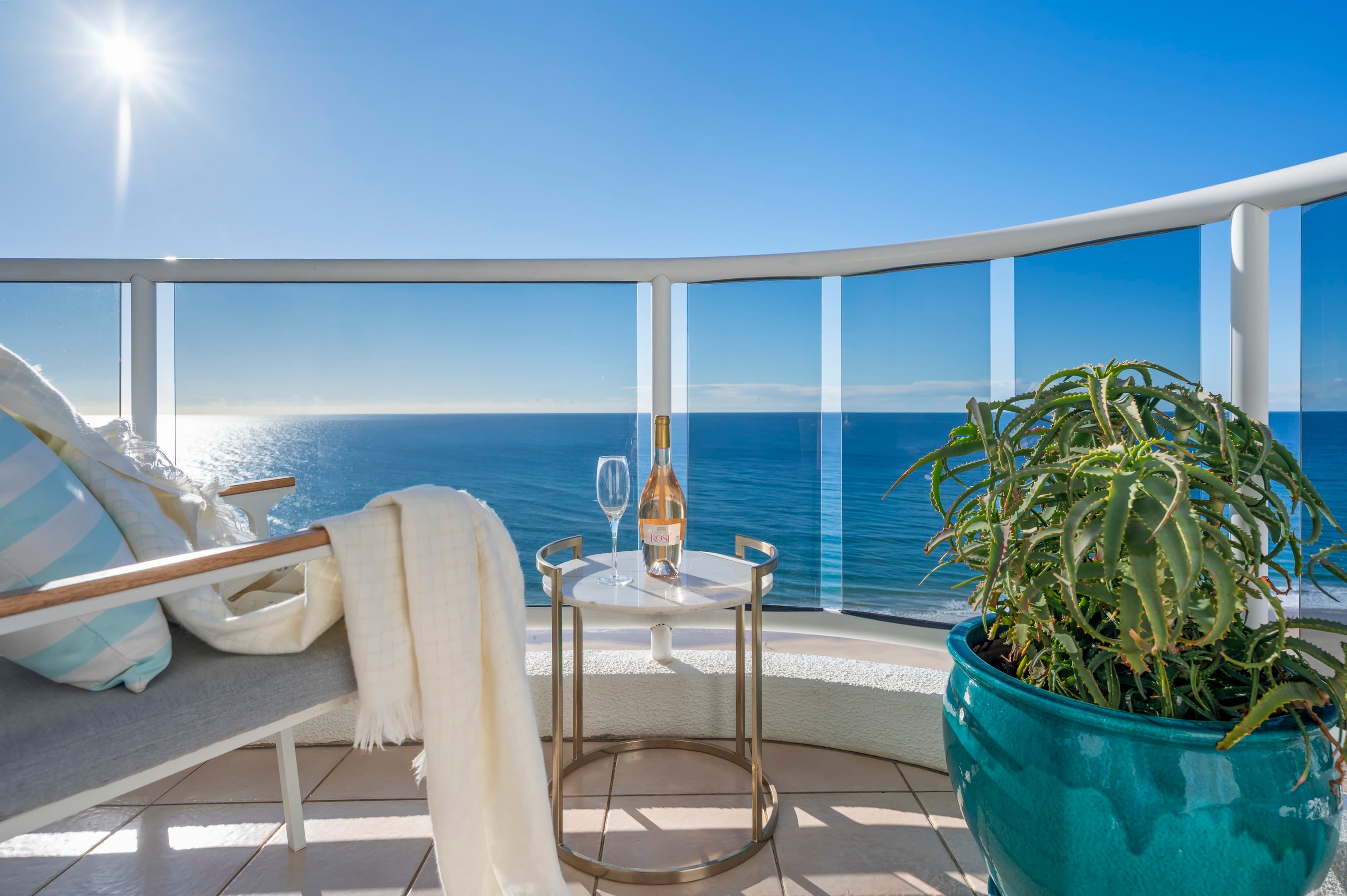 65/59 Pacific Street, Main Beach - Image 1