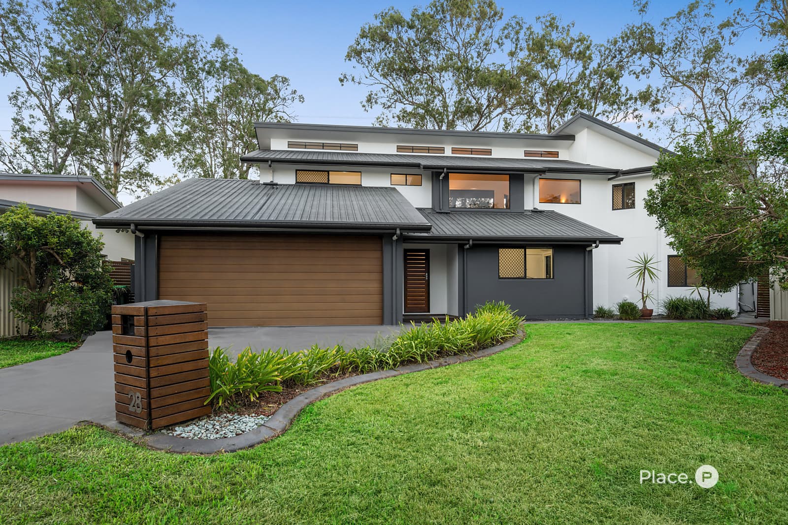 28 Melaleuca Place, Carindale - Image 1