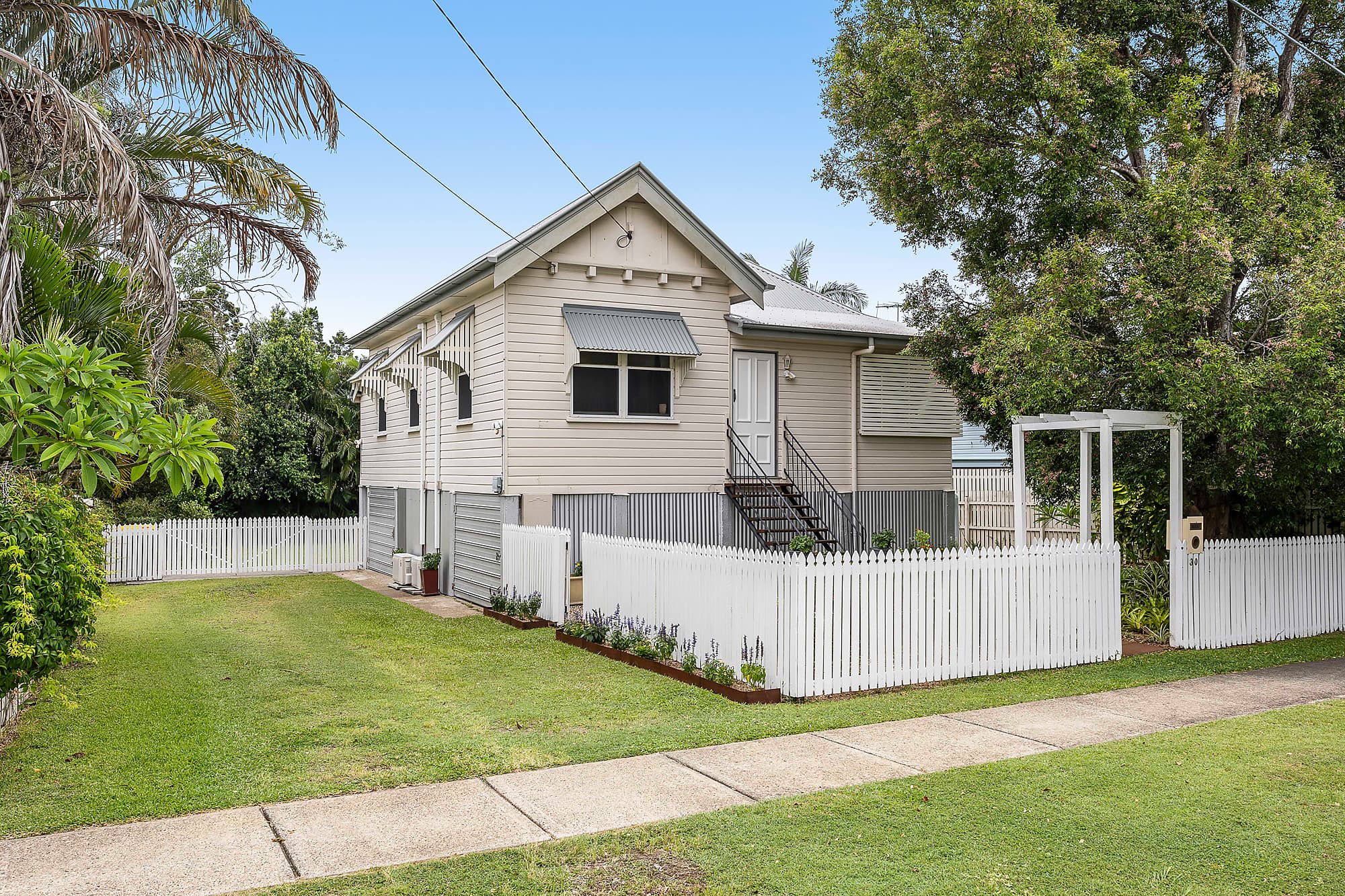 30 Arras Street, Yeronga — photo 1 of 5