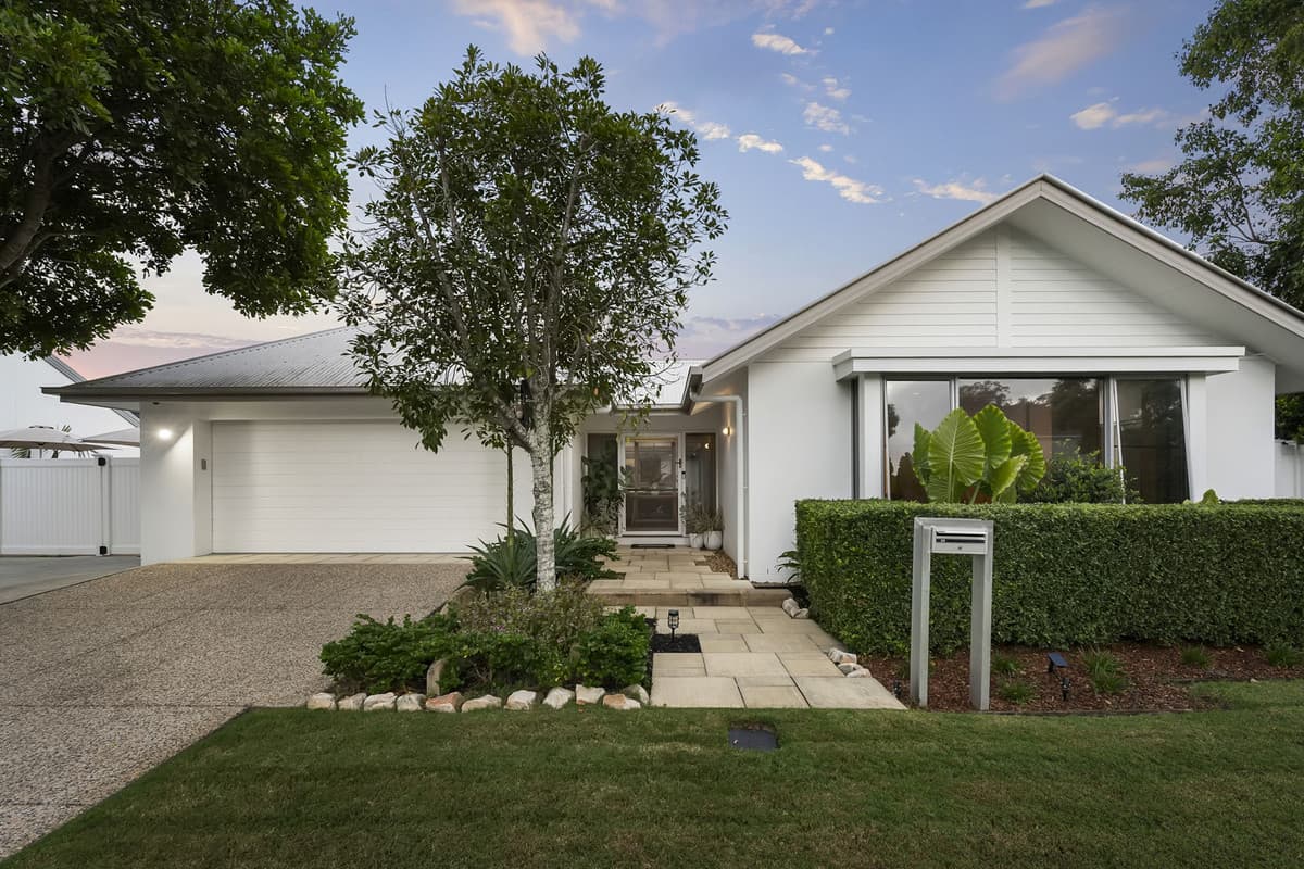 29 Macquarie Street, Wakerley, Wakerley — photo 1 of 5