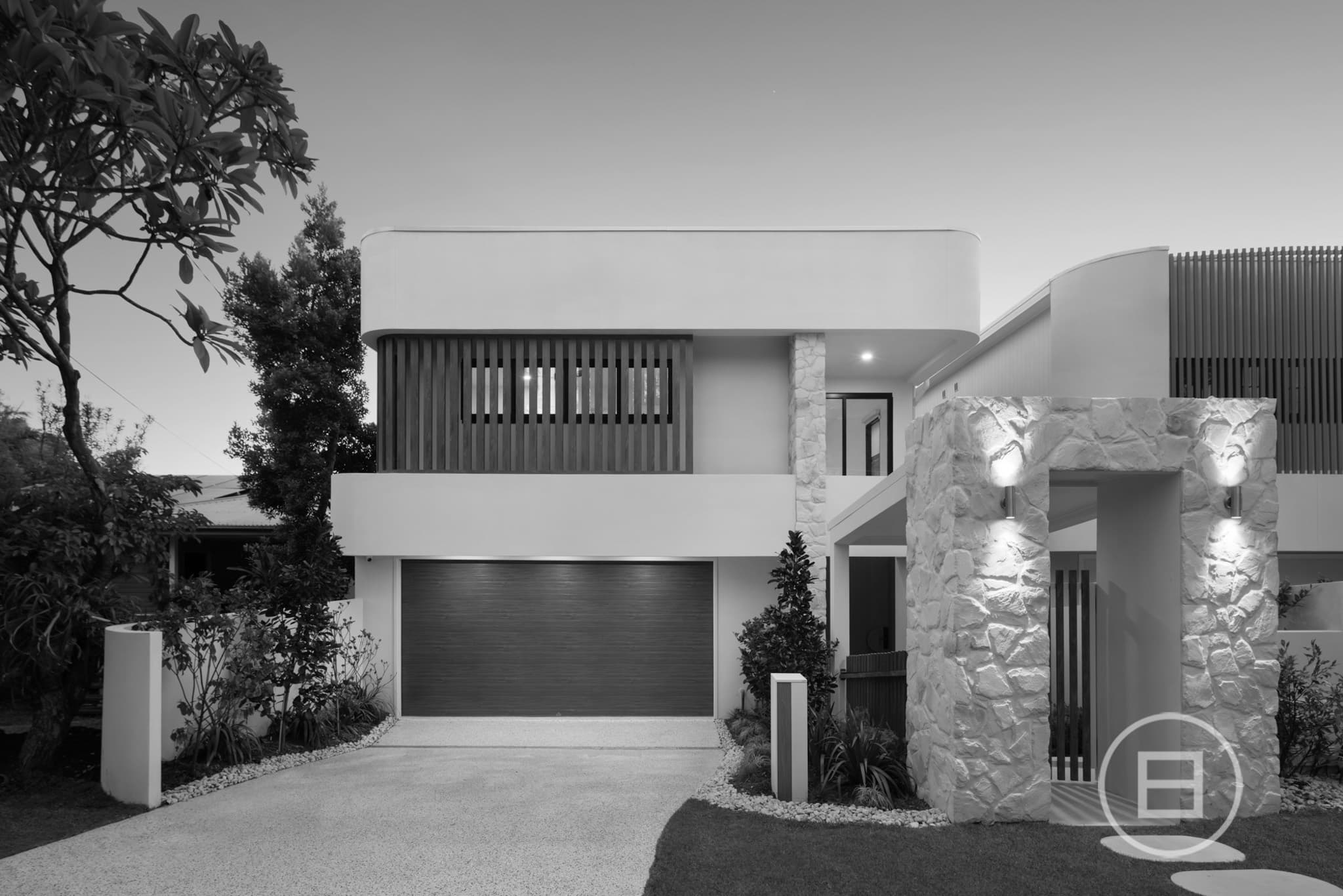 11 Stella Street, Holland Park — photo 1 of 5