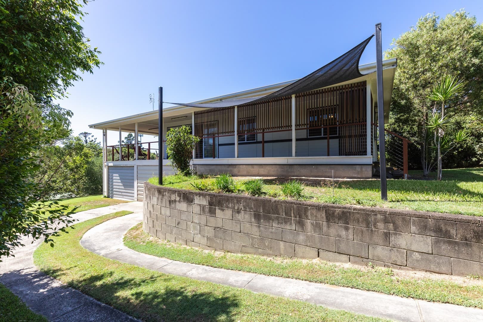 15 Galeen Street, Point Lookout - Image 1