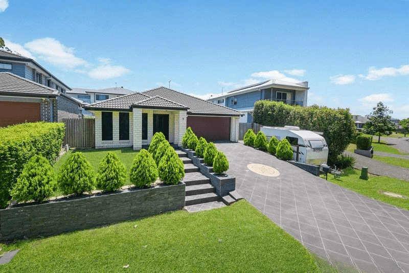 7 Terraldon Place, Bridgeman Downs - Image 1