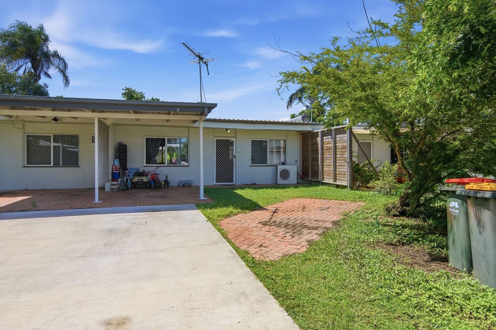 2/4 Graves Street, North Mackay — photo 1 of 5