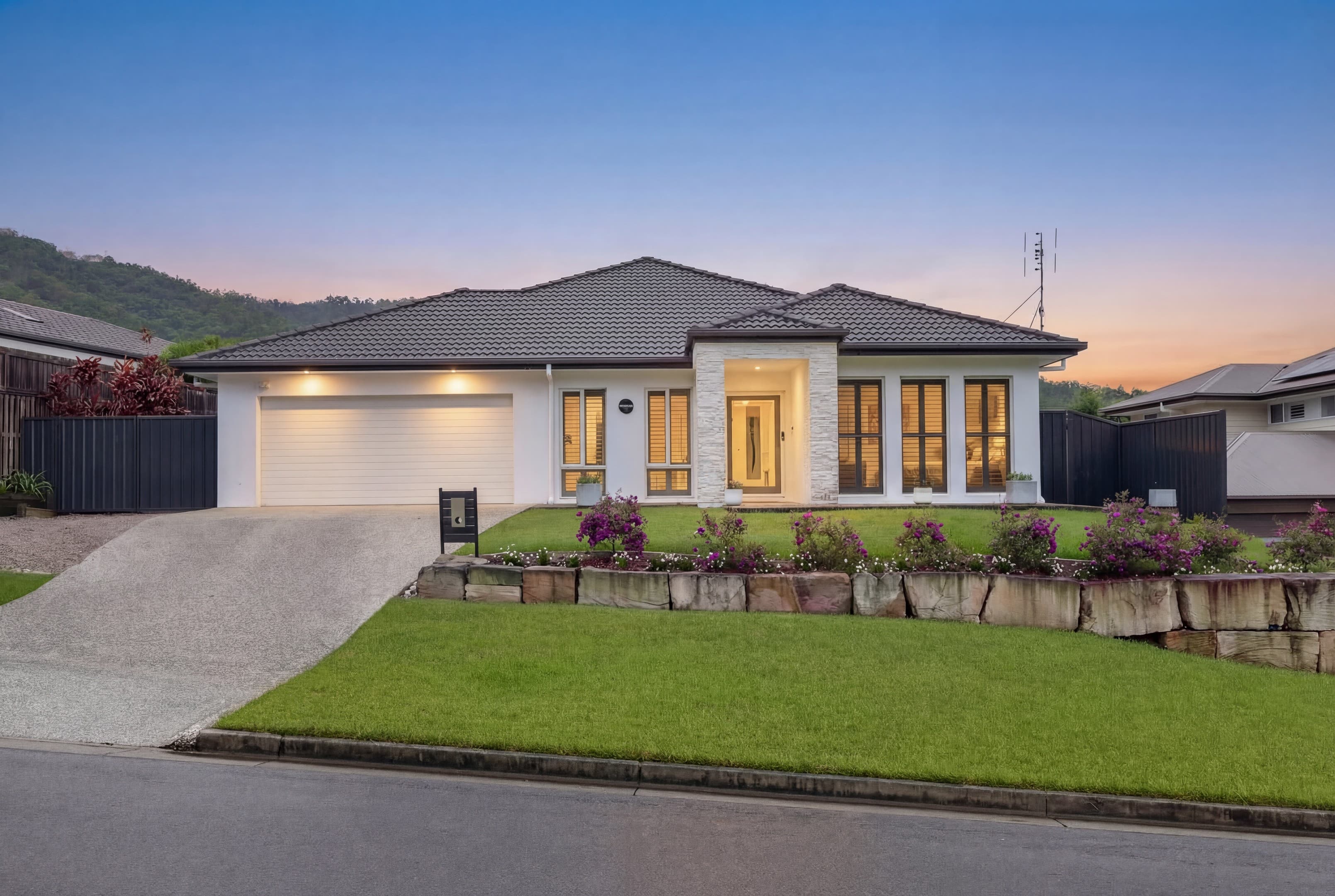 17 Yarrayne Valley Drive, Upper Coomera — photo 1 of 5