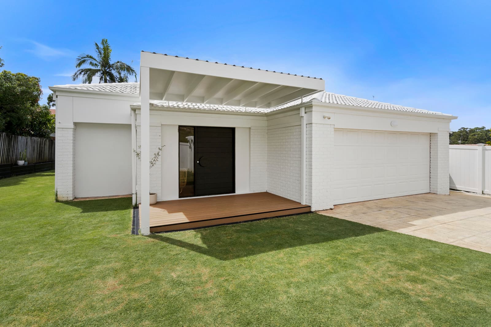 17 Admiral Crescent, Tugun, Tugun — photo 1 of 5