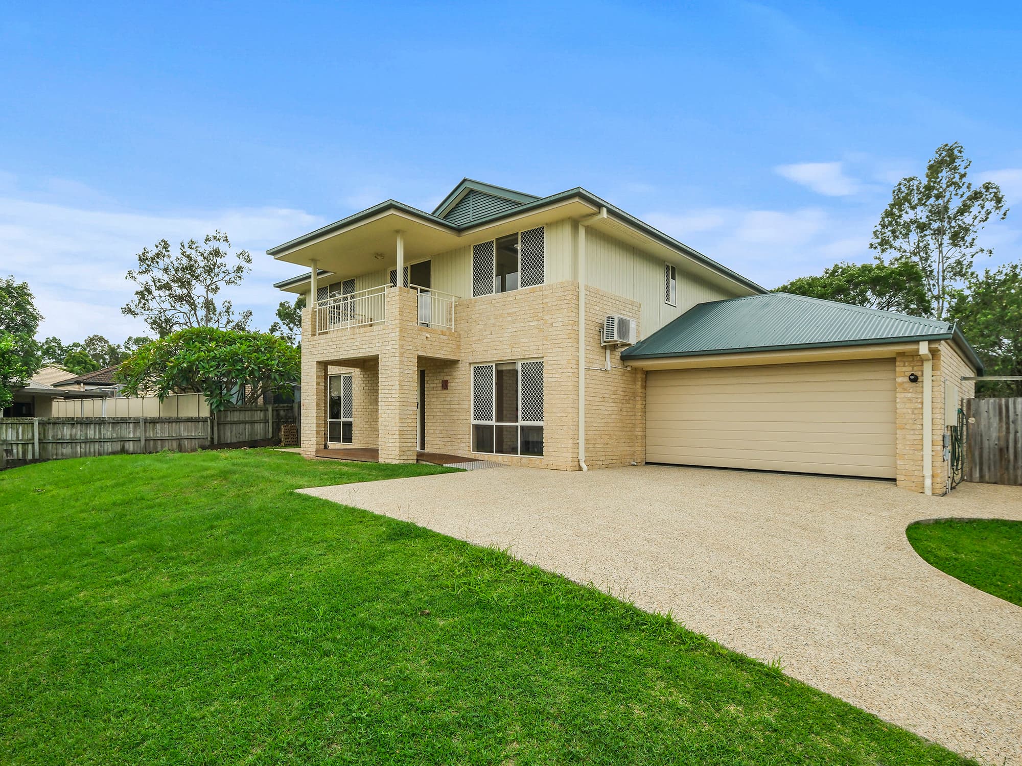 10 Dandenong St, Forest Lake — photo 1 of 5