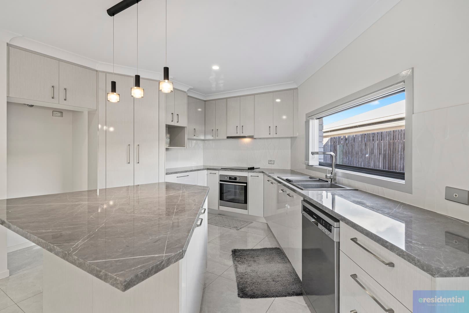 34 Kanimbla Street, Holmview, Holmview — photo 1 of 5