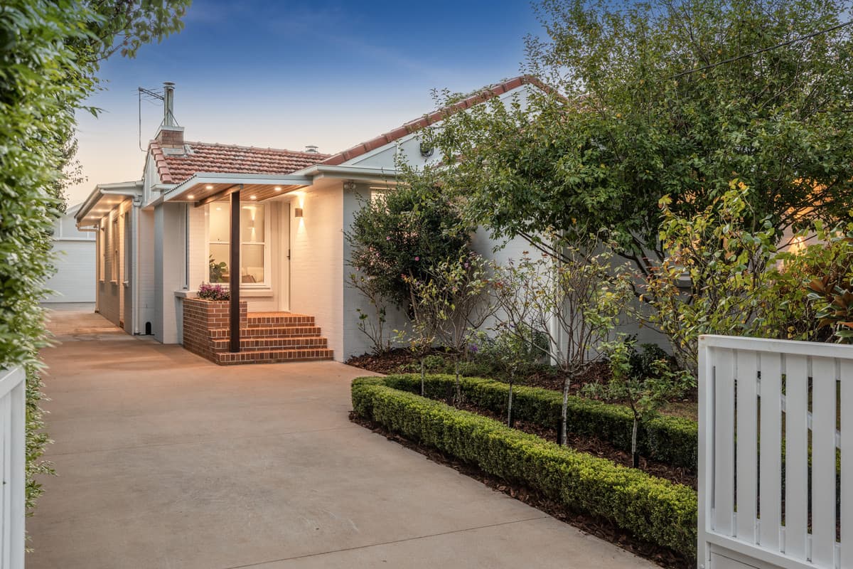 11B Curzon Street, Mount Lofty - Image 1