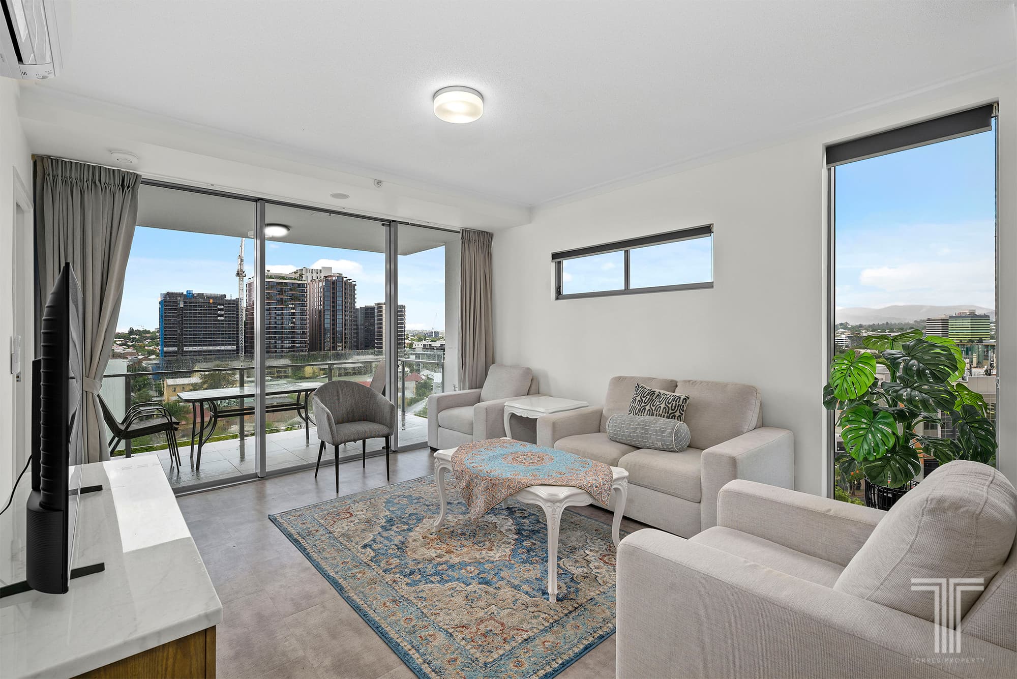 810/45 Boundary Street, South Brisbane - Image 1