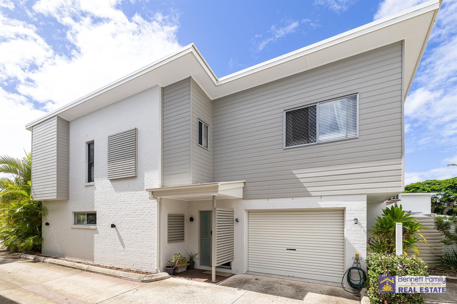 2/4 Moore Street, Victoria Point, Victoria Point — photo 1 of 5