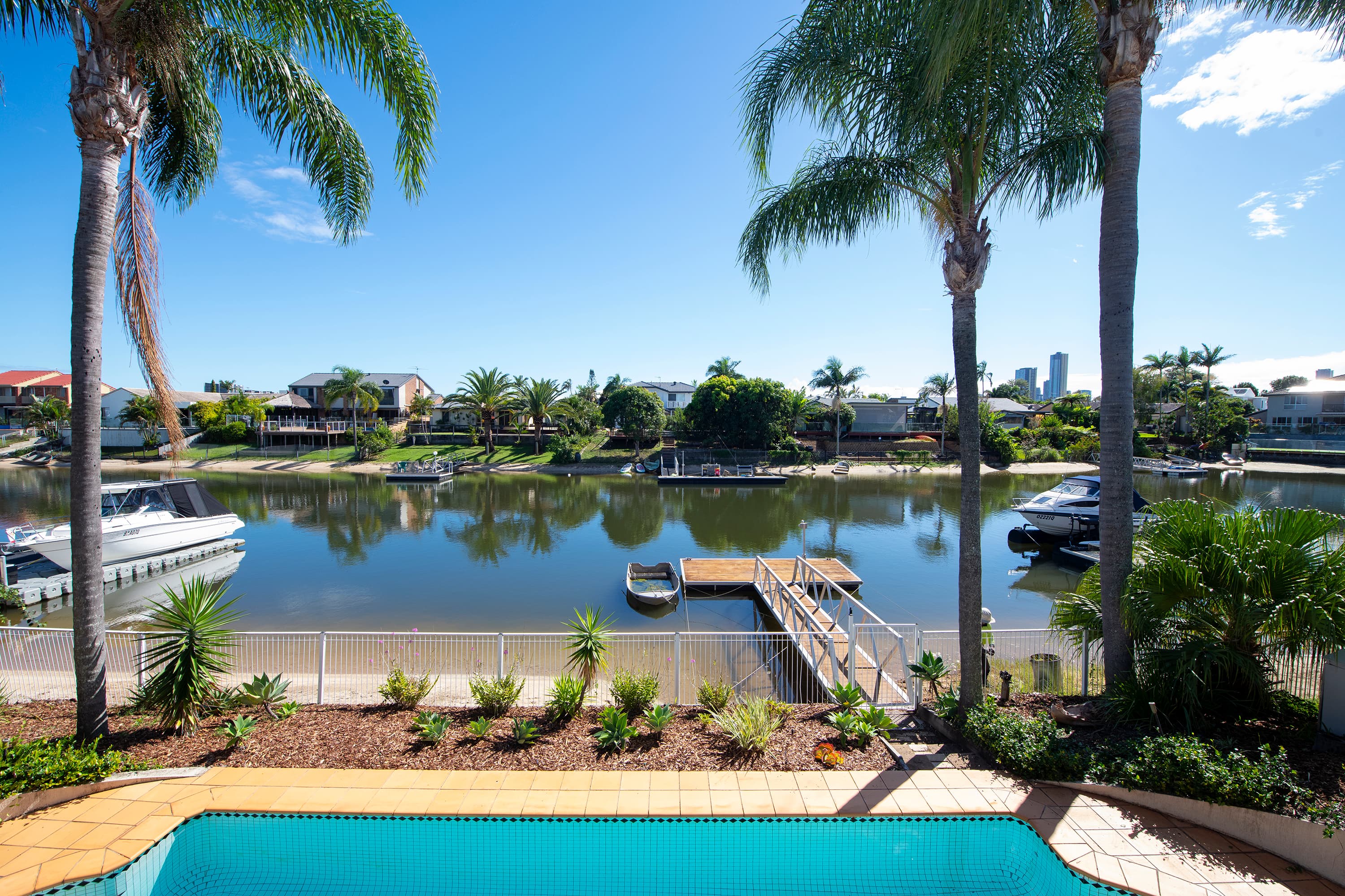 5 Drayton Terrace, Mermaid Waters — photo 1 of 5