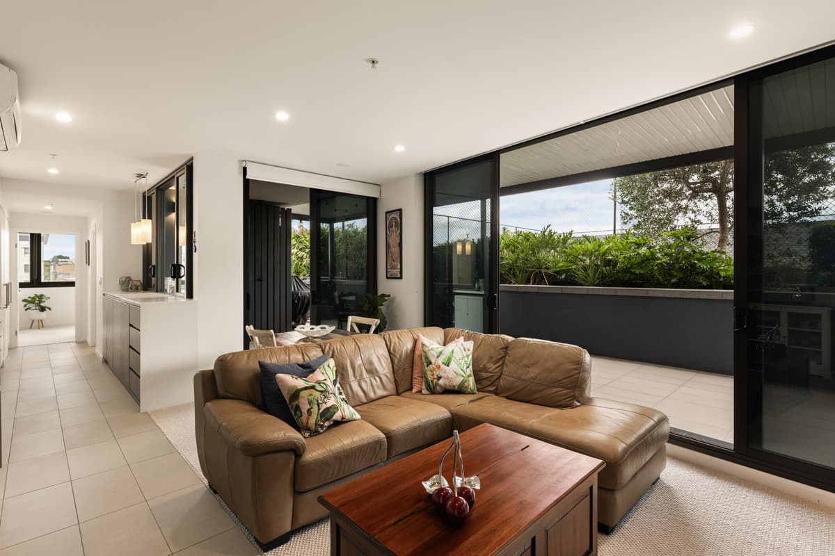 10407/300 Old Cleveland Road, Coorparoo, Coorparoo — photo 1 of 5