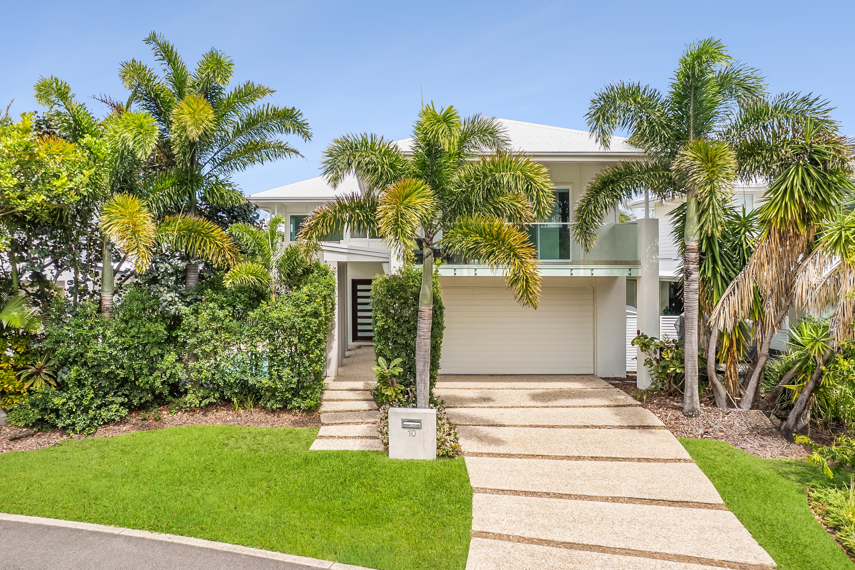 10 Waimea Bay Road, Yaroomba - Image 1