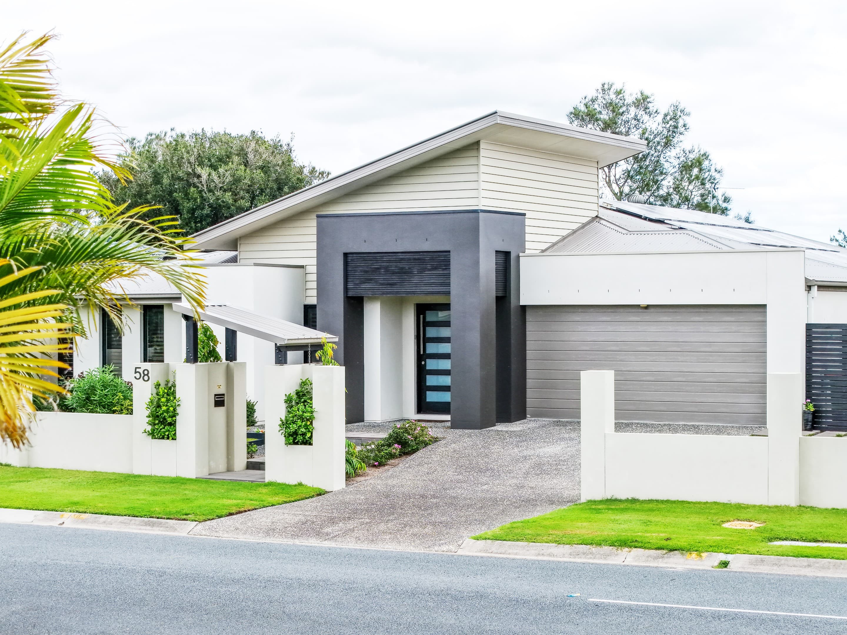 58 Jabiru Avenue, Burleigh Waters — photo 1 of 5