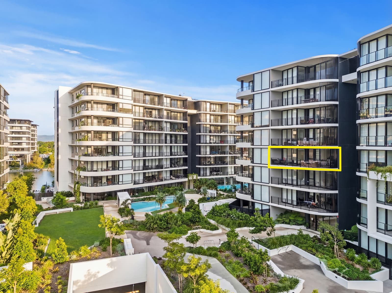 2410/8 Athena Boulevard, Hope Island