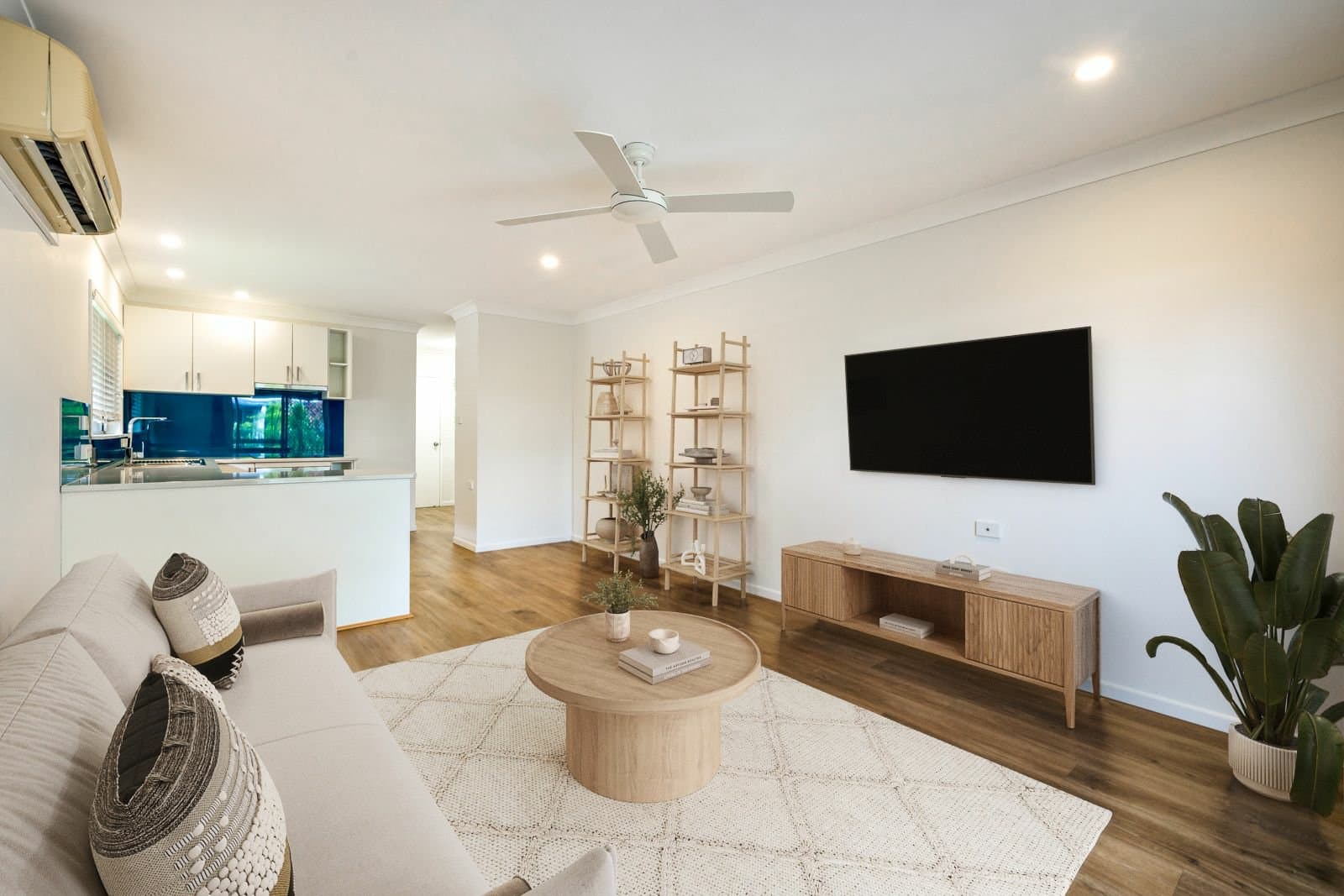 10/473-479 McCoombe Street, Mooroobool — photo 1 of 5