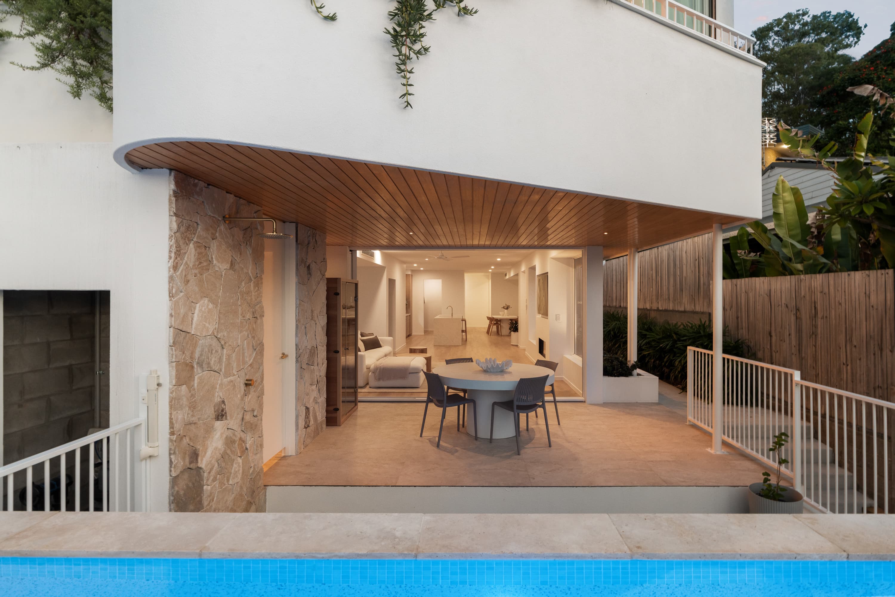 2/64 West Burleigh Road, Burleigh Heads — photo 1 of 5