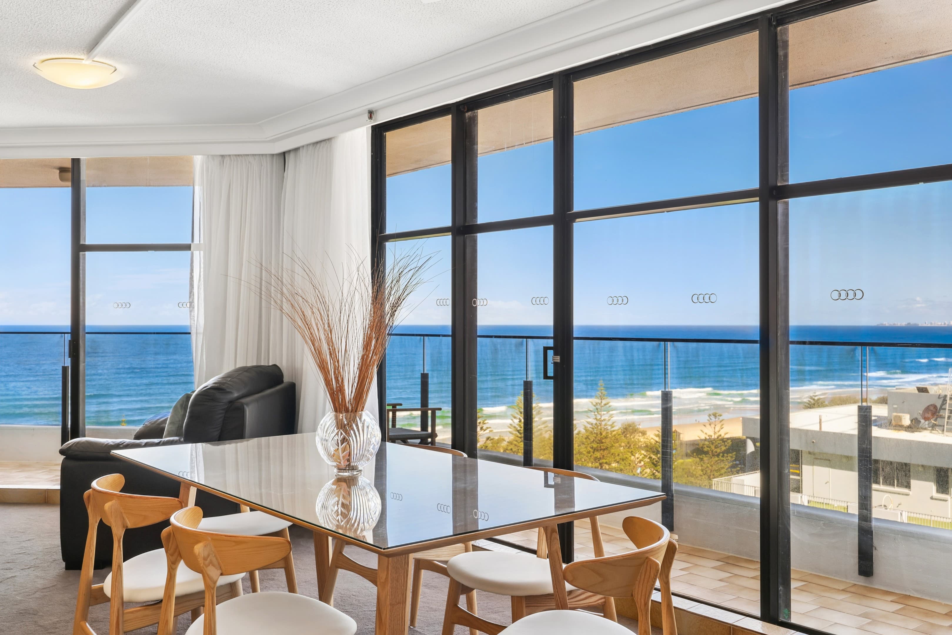 15E/1 Albert Avenue, Broadbeach, Broadbeach — photo 1 of 5