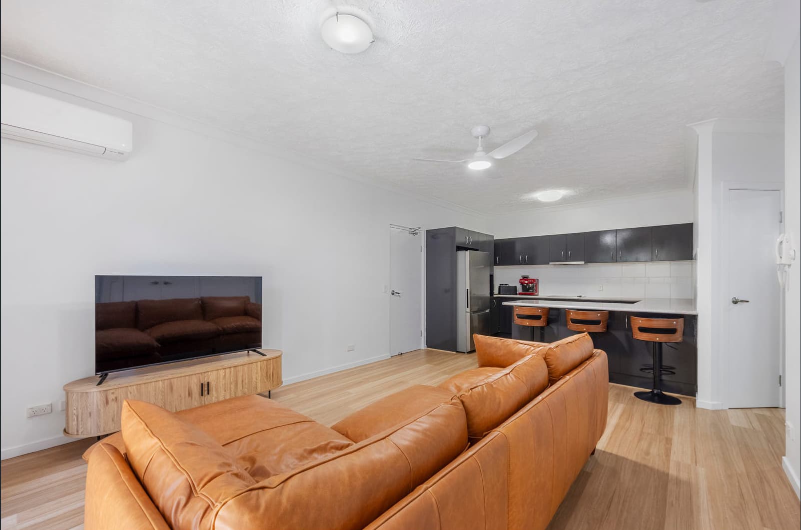 2/346 Zillmere Road, Zillmere - Image 1