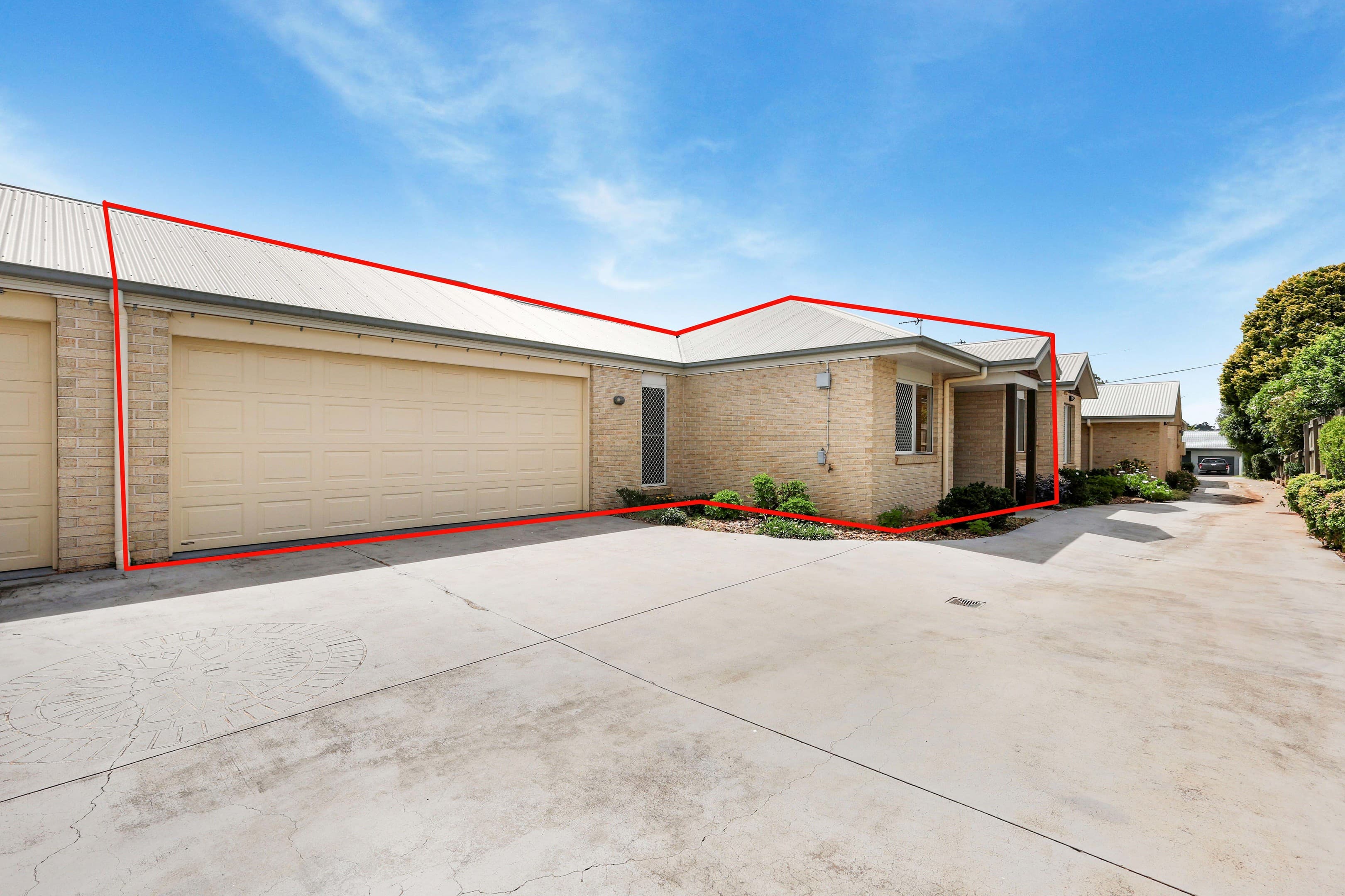 2/3 Jewell Street, Centenary Heights - Image 1