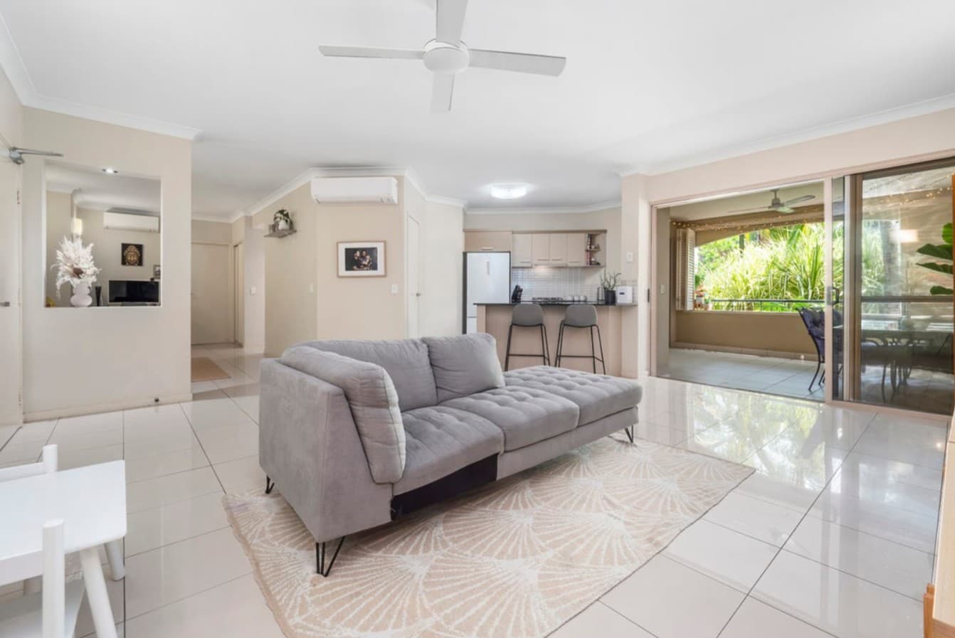817/12-21 Gregory Street, Westcourt — photo 1 of 5