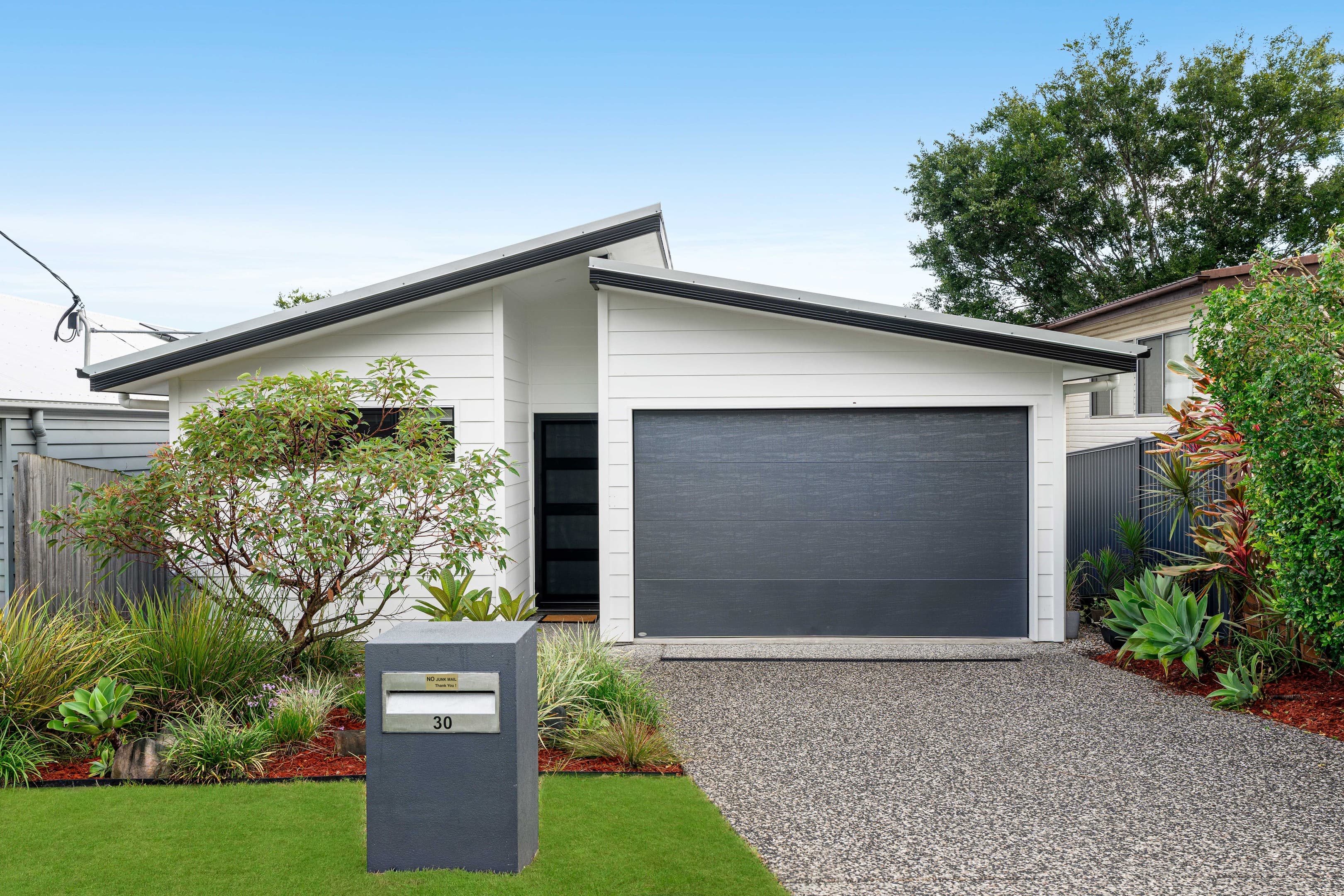 30 Arakurta Street, Lota - Image 1