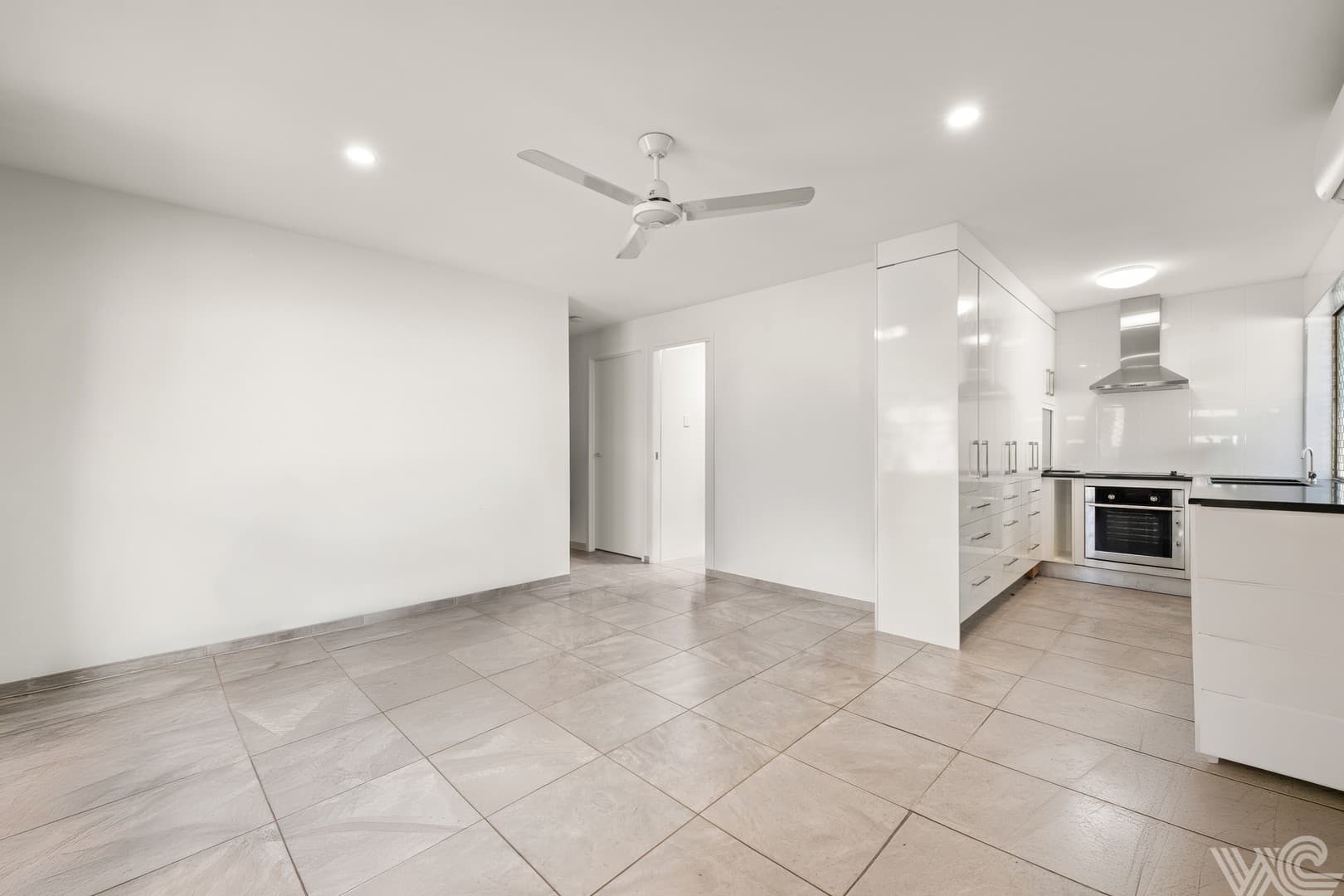 2/16 Tarcoola Avenue, Mooloolaba - Image 1