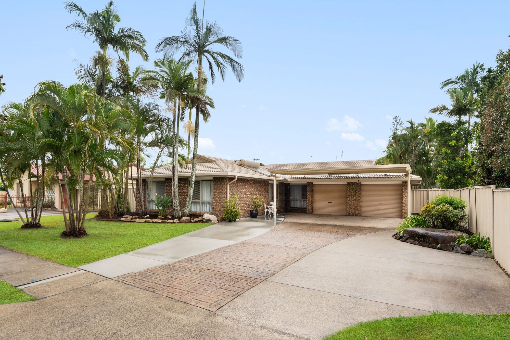 77 Edenlea Drive, Meadowbrook - Image 1