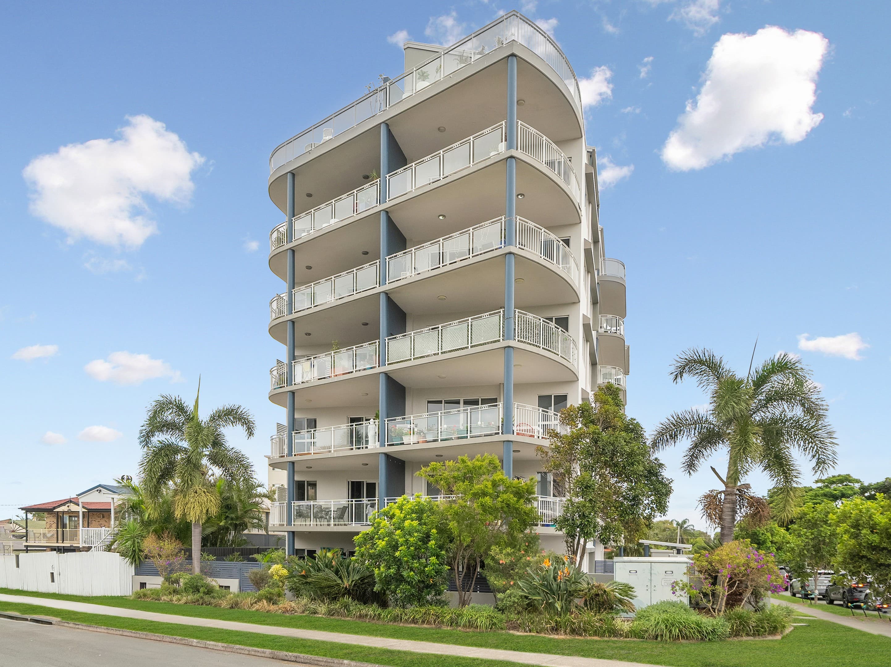 15/13 Louis Street, Redcliffe - Image 1