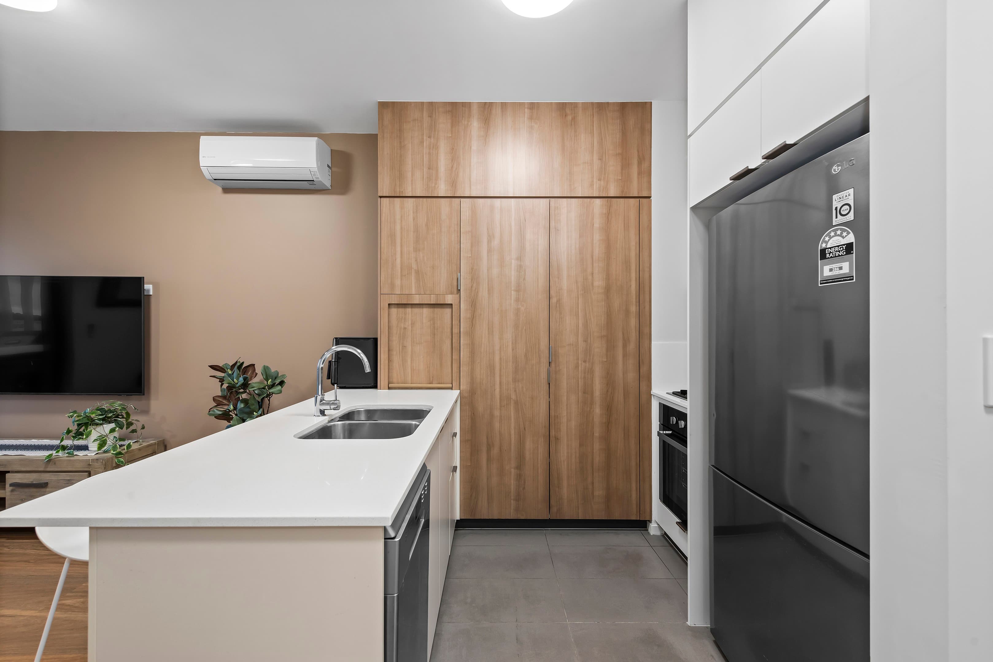 1701/25 Charlotte Street, Chermside - Image 1