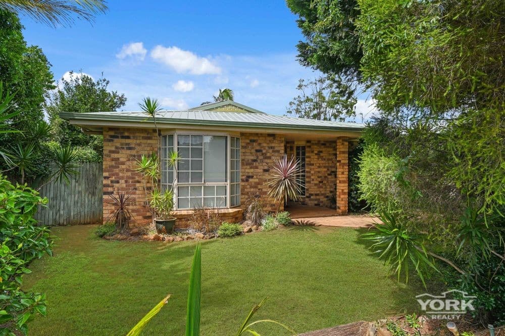 8 Nortorock Court, Wilsonton Heights - Image 1