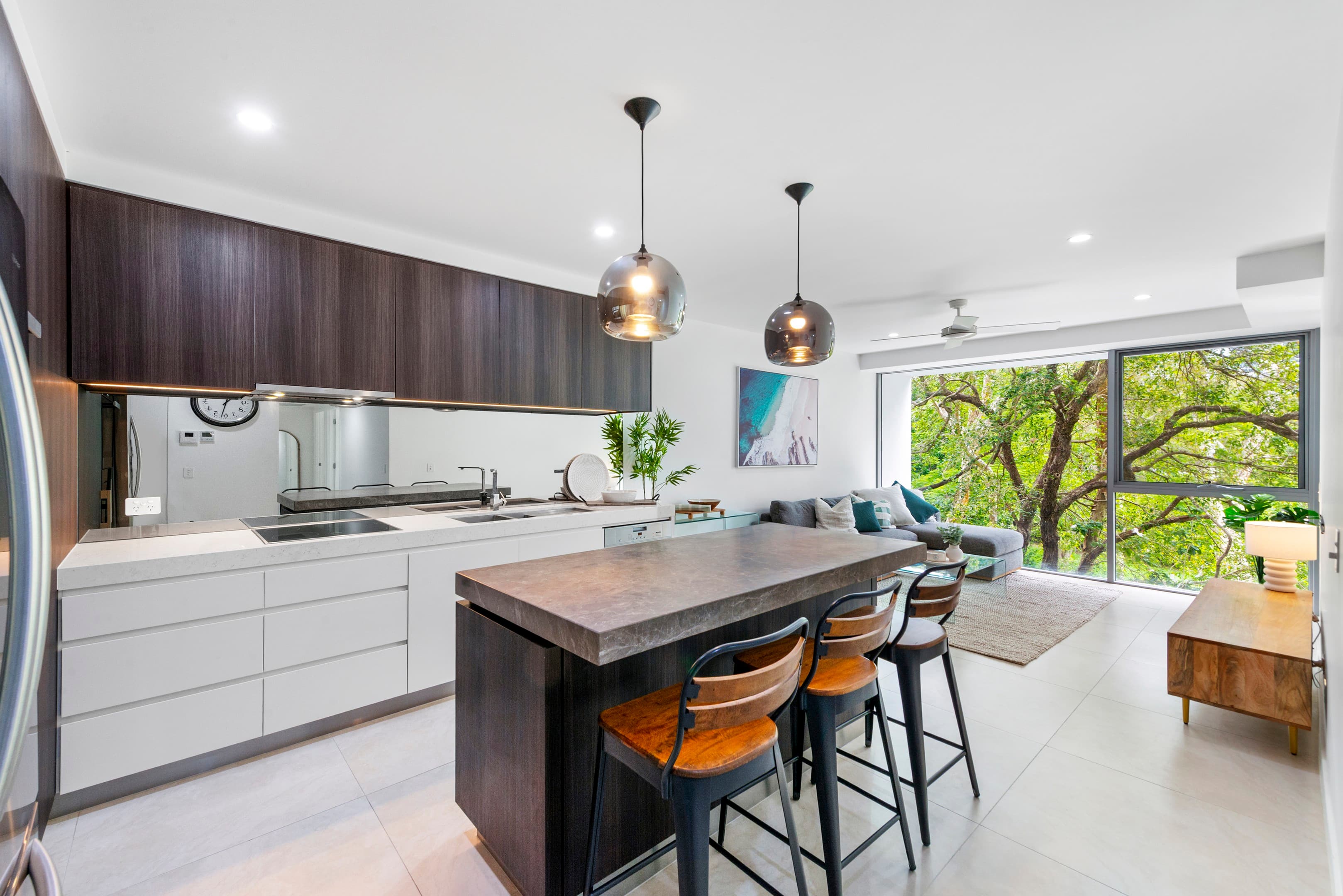 304/30 Brighton Parade, Southport - Image 1