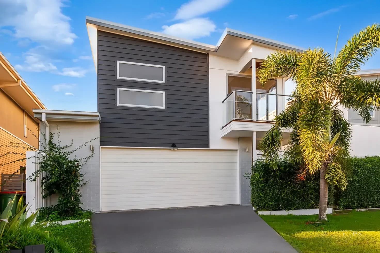 25 Harbour Rise, Hope Island - Image 1