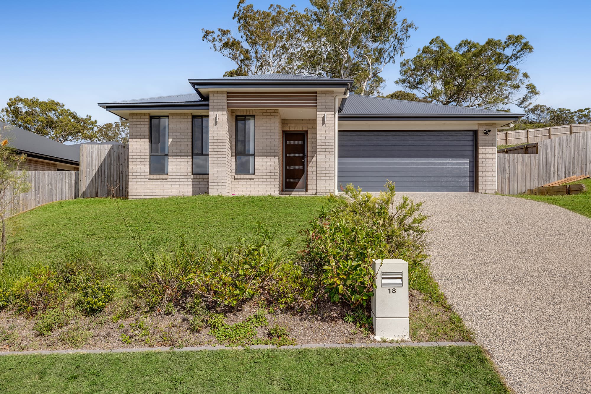 18 Broadmead Street, Glenvale - Image 1