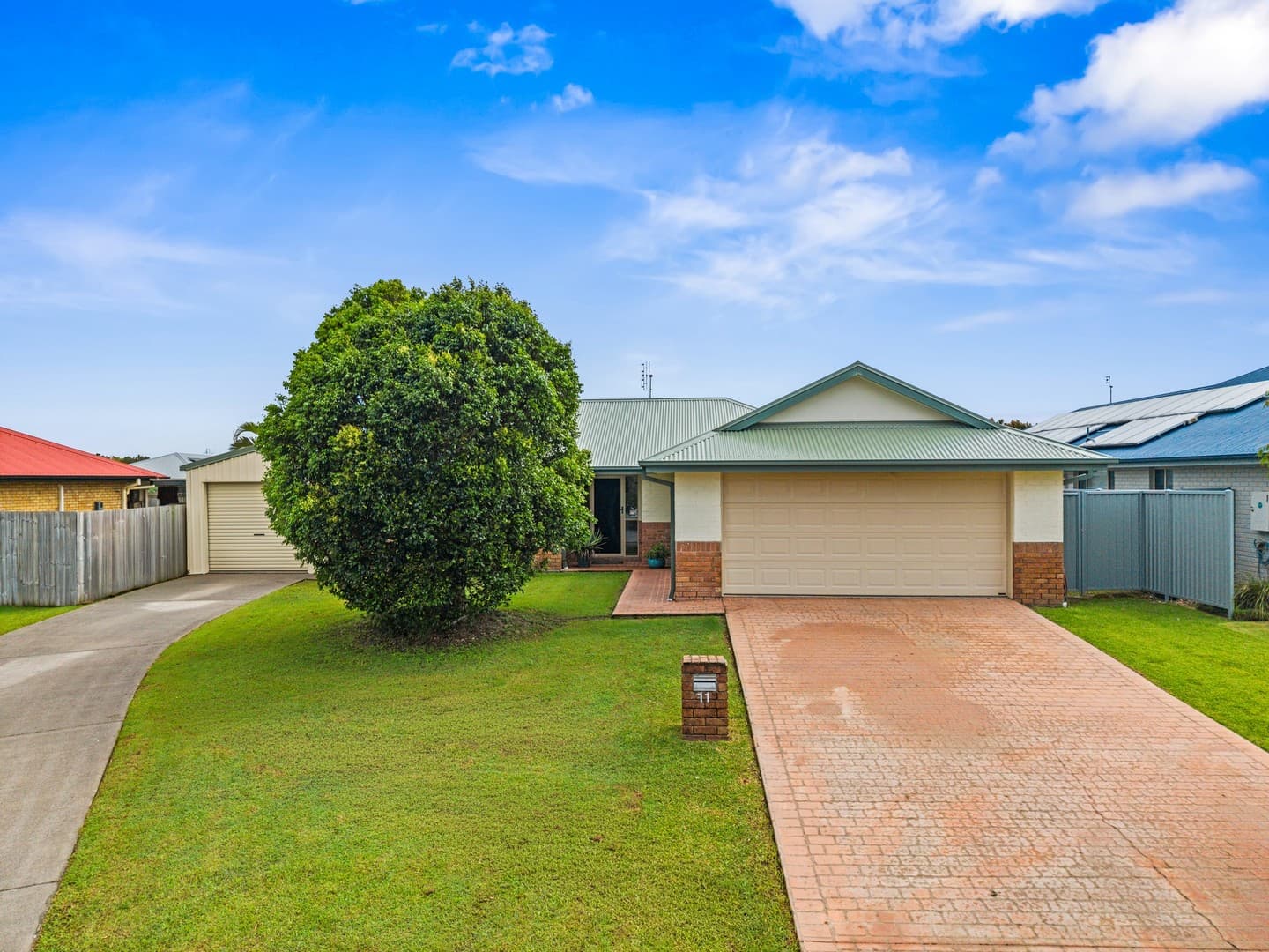 11 Anika Place, Little Mountain - Image 1