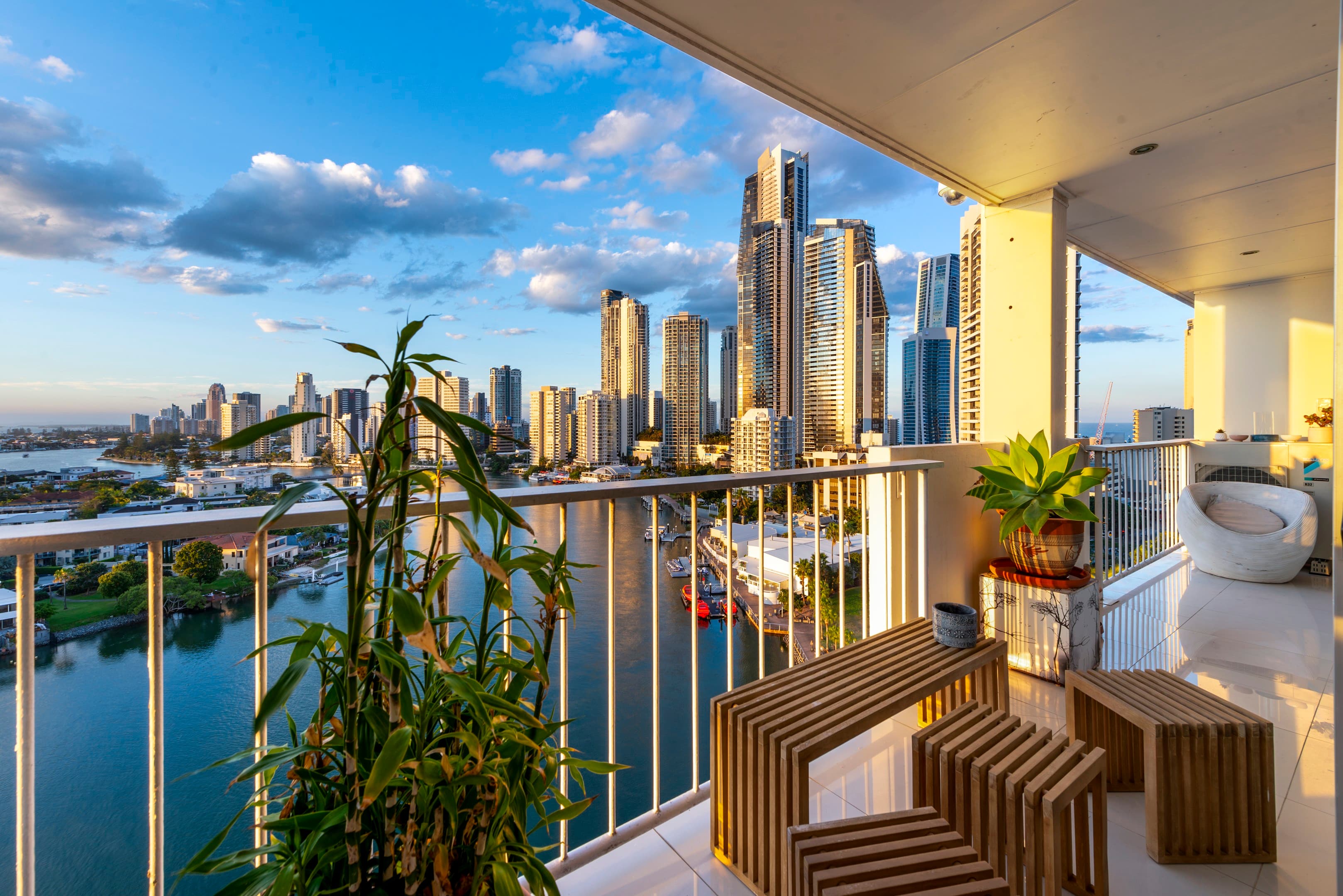 152/30 Watson Esplanade, Surfers Paradise — photo 1 of 5