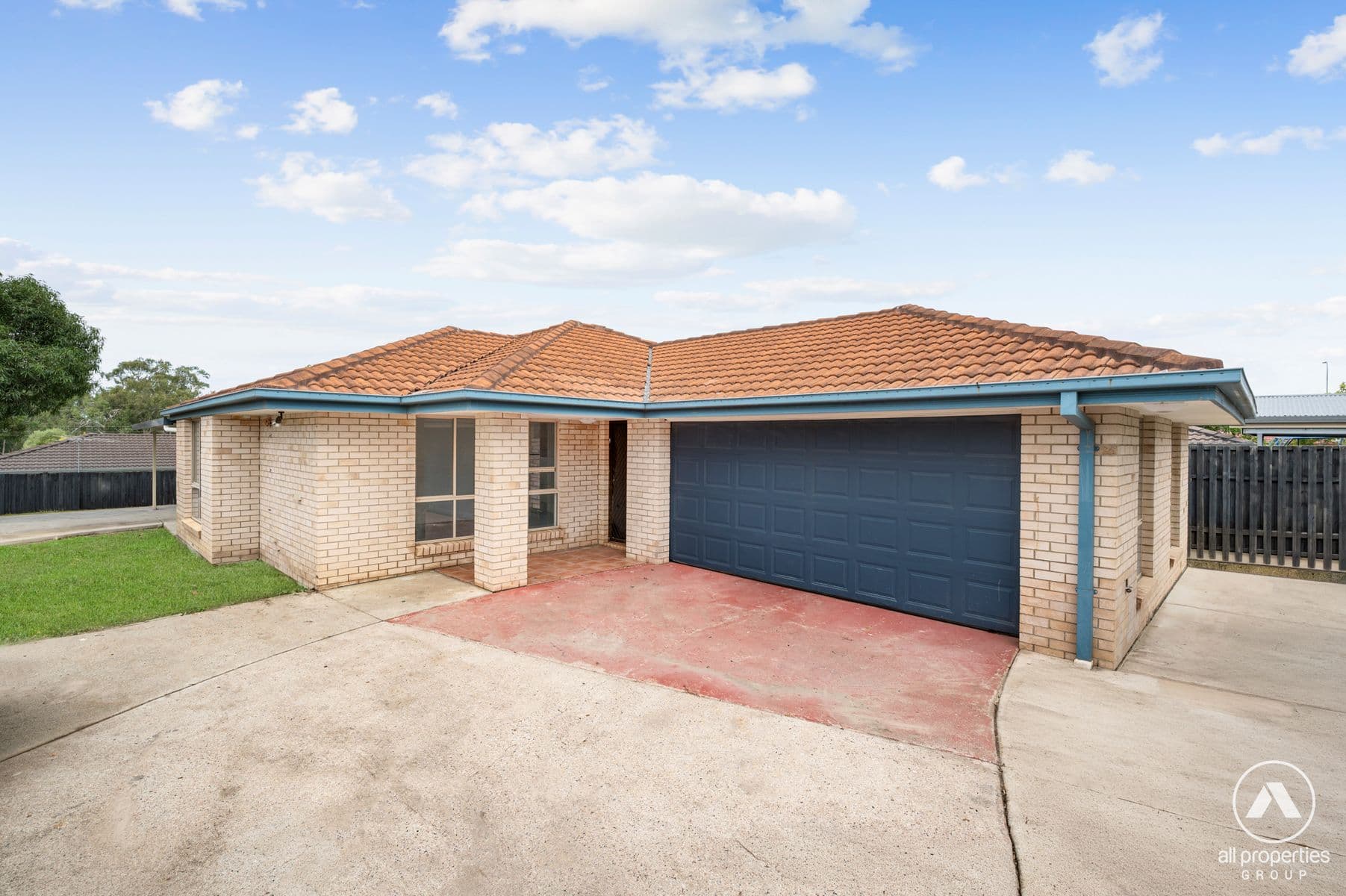 3 HAMPSHIRE CLOSE, Heritage Park - Image 1