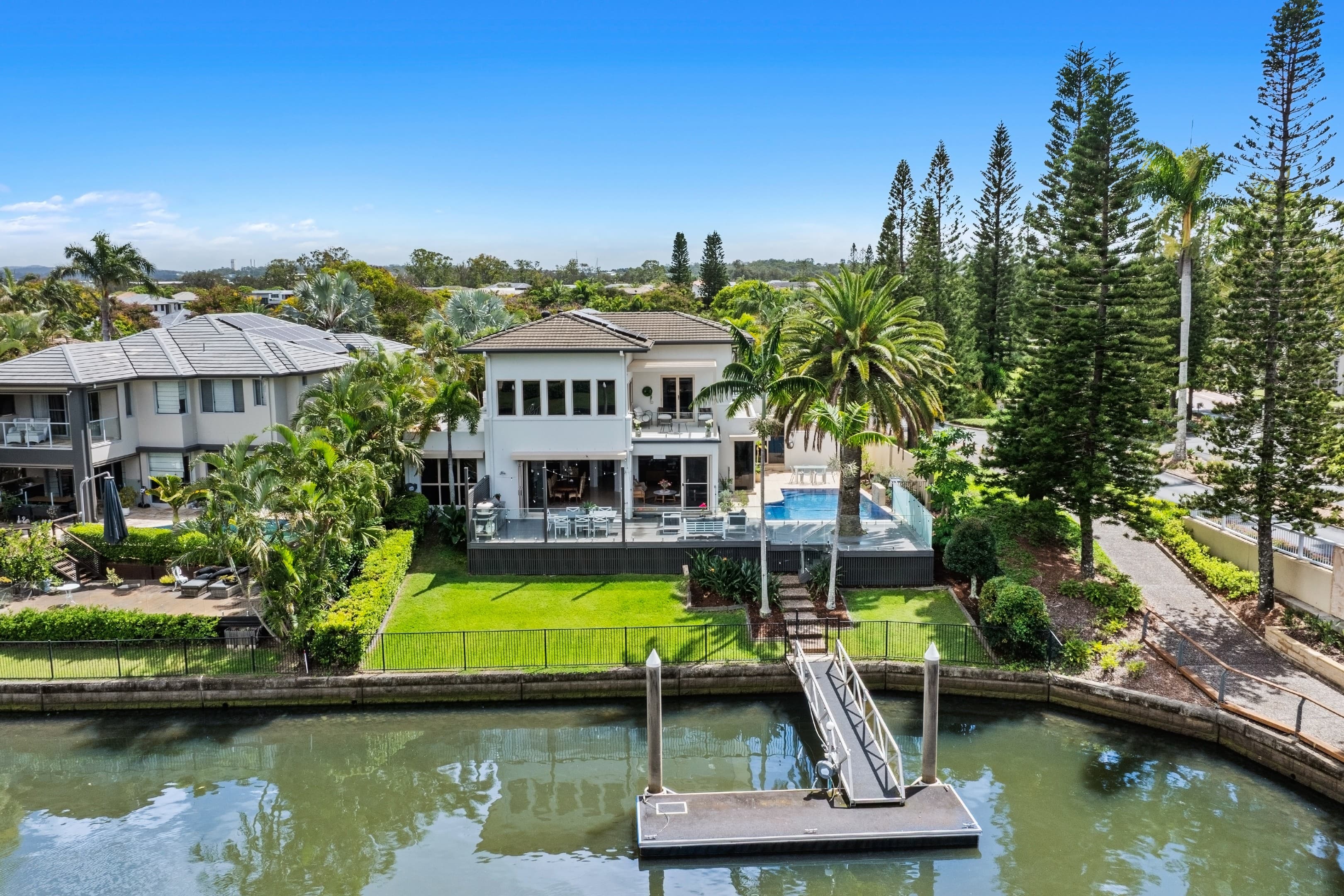 2301 Belmont Court East, Hope Island - Image 1