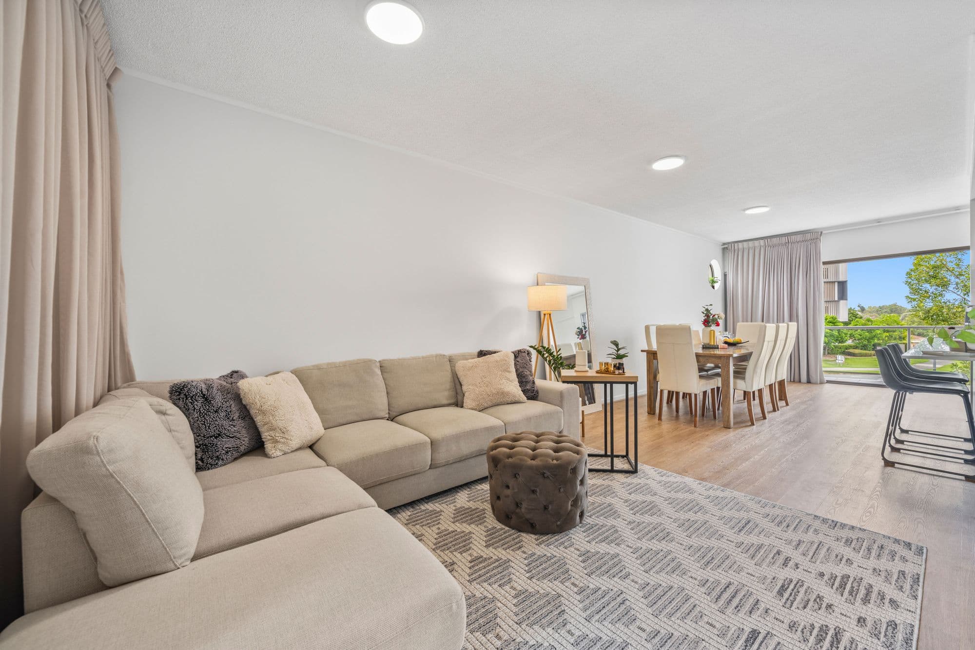 4/137 Scottsdale Drive, Robina - Image 1