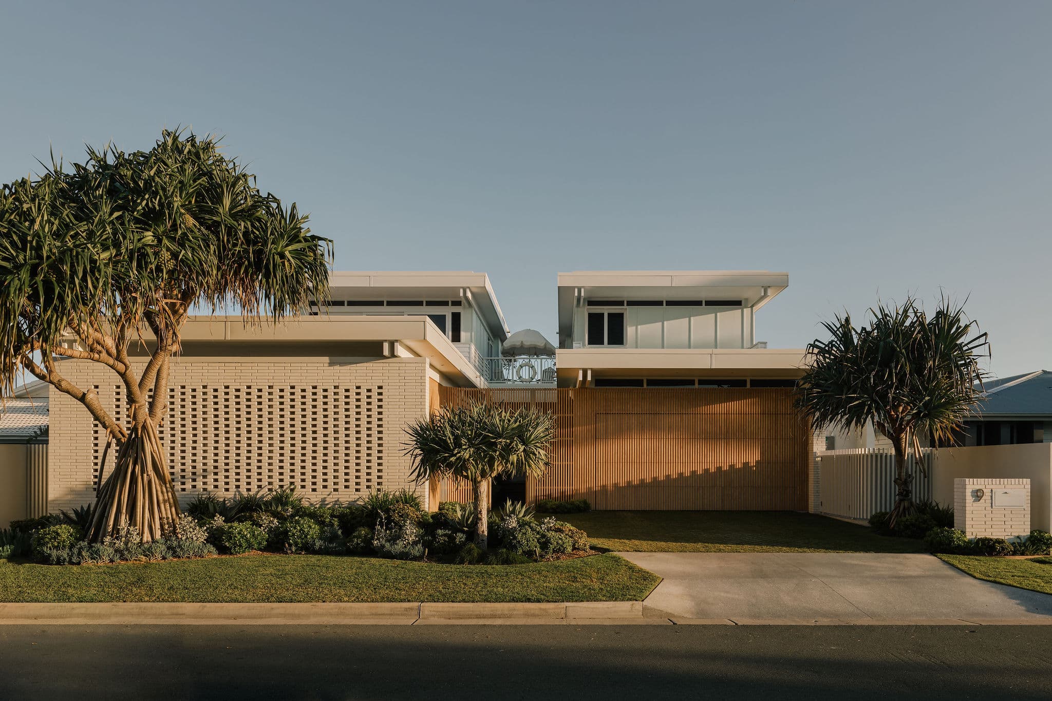 9 Swordfish Court, Palm Beach — photo 1 of 5