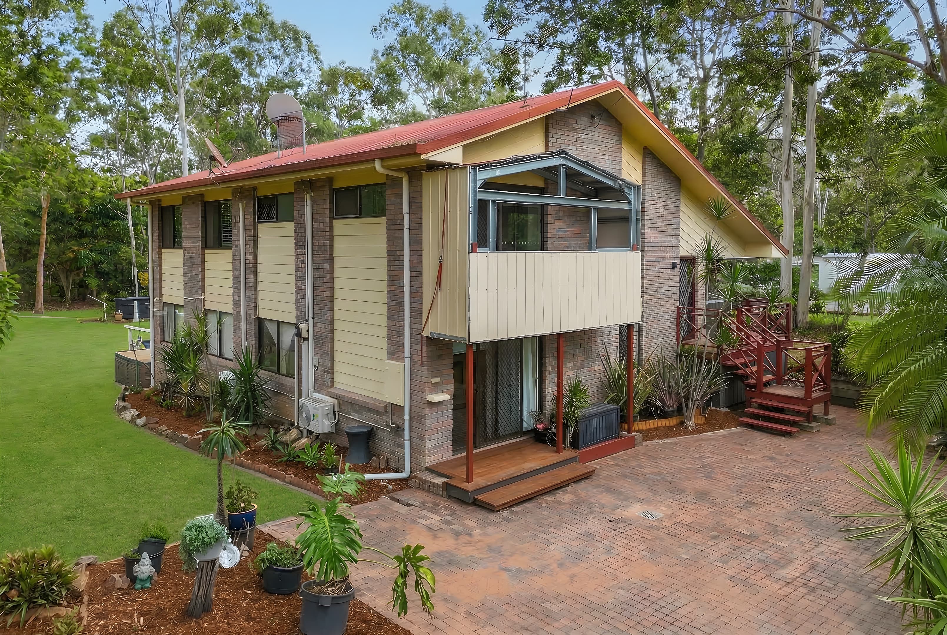 30-32 Kensington Drive, Munruben - Image 1