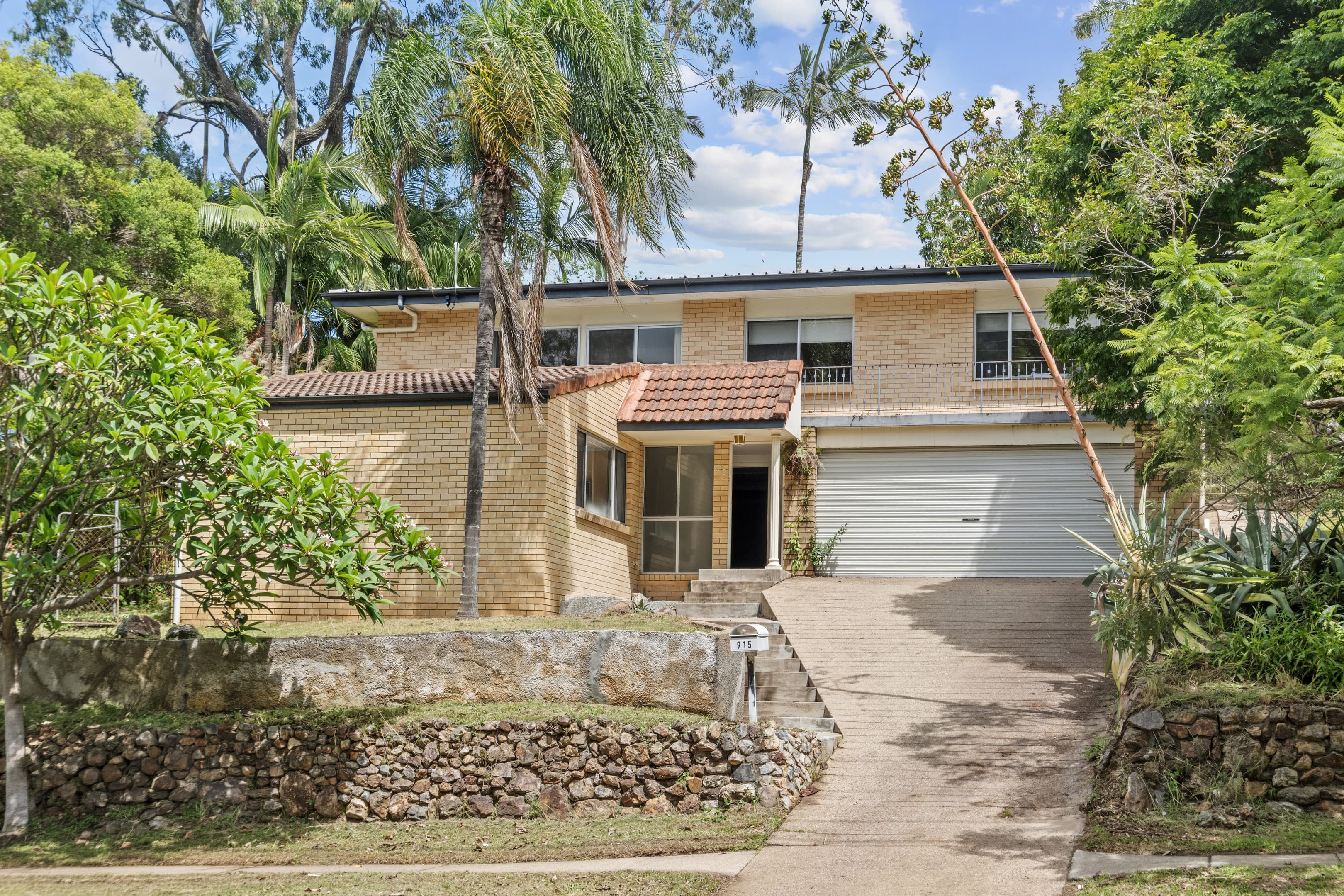 915 Cavendish Road, Mount Gravatt East - Image 1