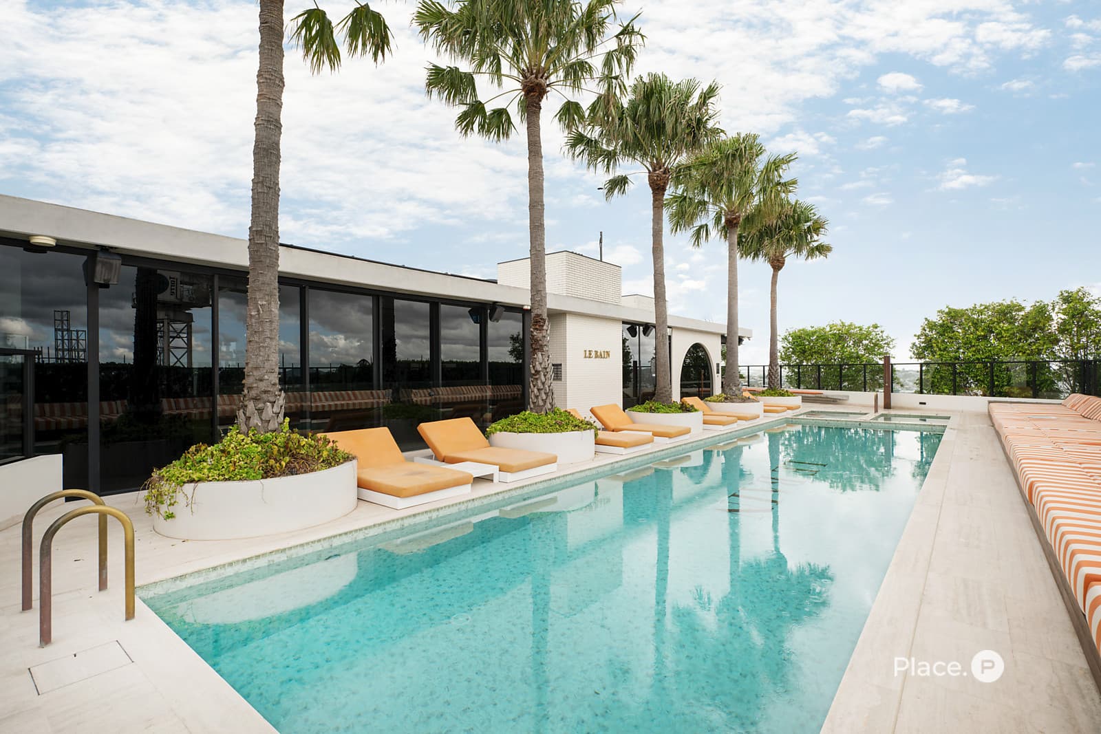 206/20 Wyandra Street, Newstead - Image 1