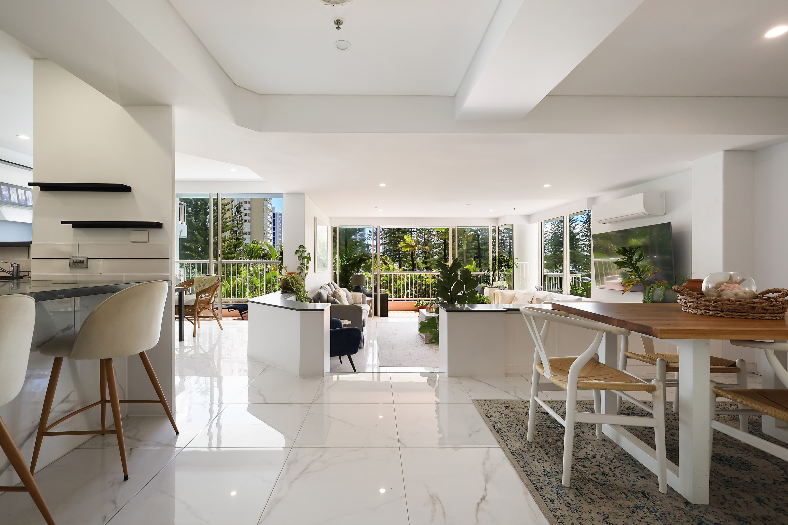 302/1 Peak Avenue, Main Beach, Main Beach — photo 1 of 5